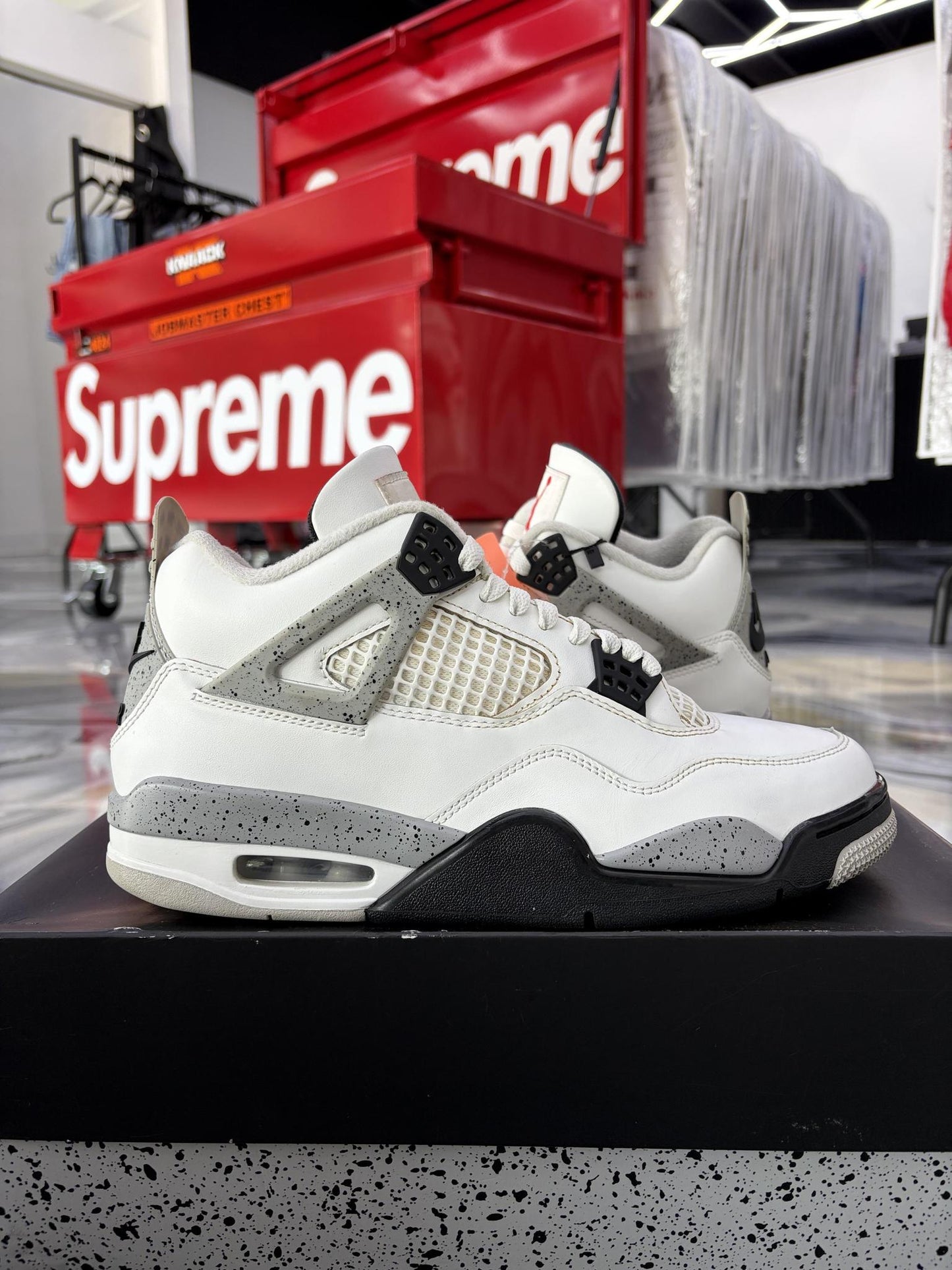 Jordan 4 "White Cement" Used Size 9.5
