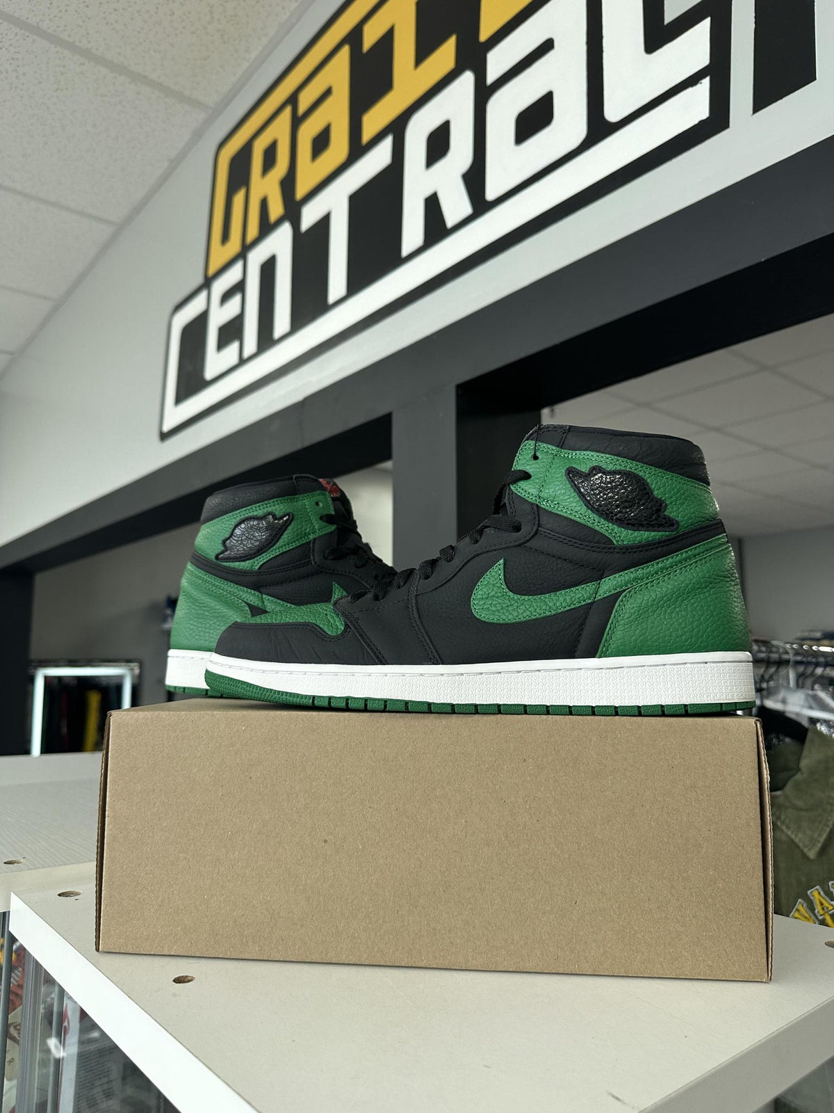Jordan 1 "Pine Green 2.0" Used Size 14