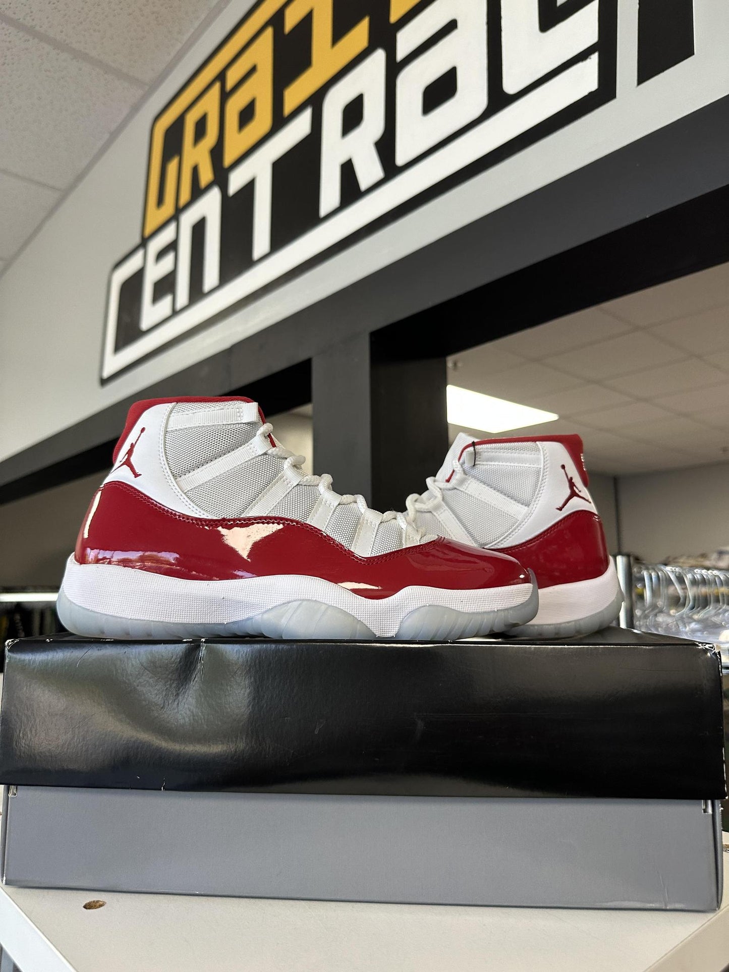 Jordan 11 "Cherry" Used Size 9.5