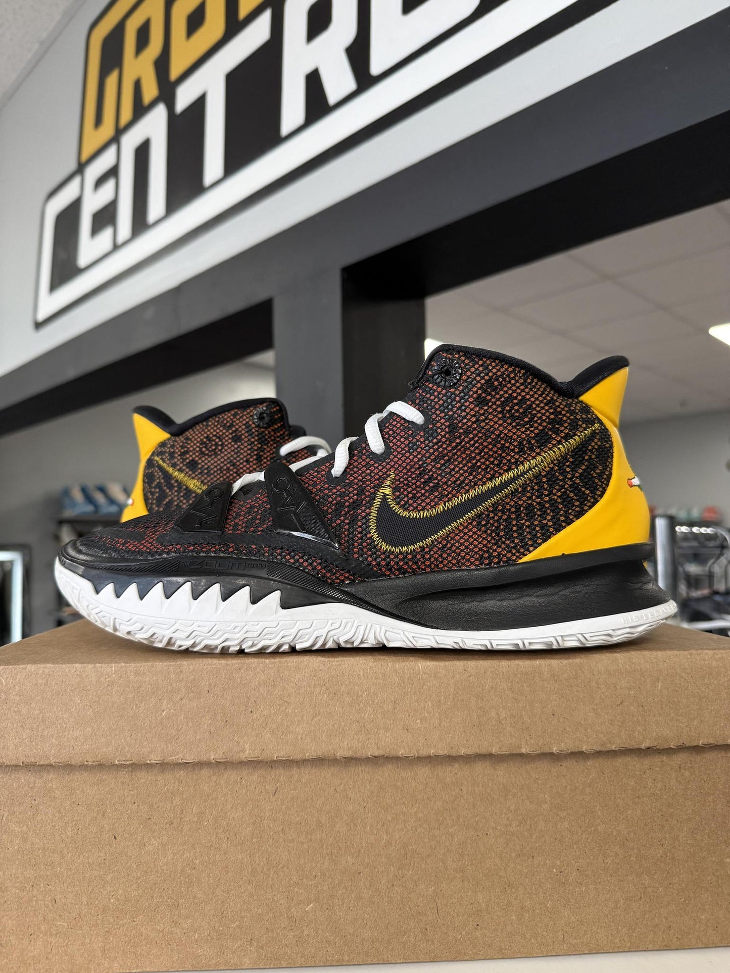 Kyrie 7 "Raygun" Used Size 10