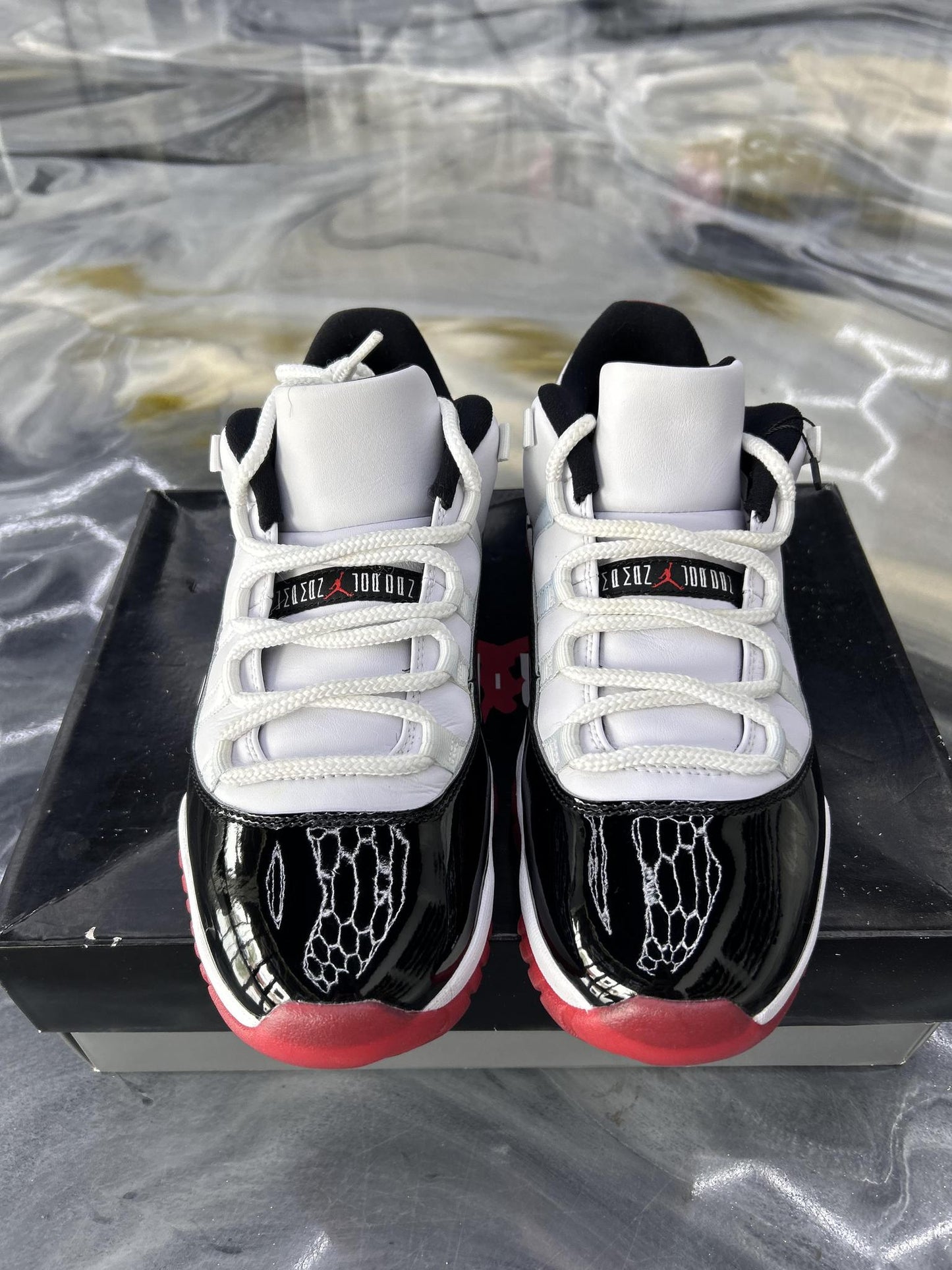 Jordan 11 "Concord Bred" Used Size 9.5