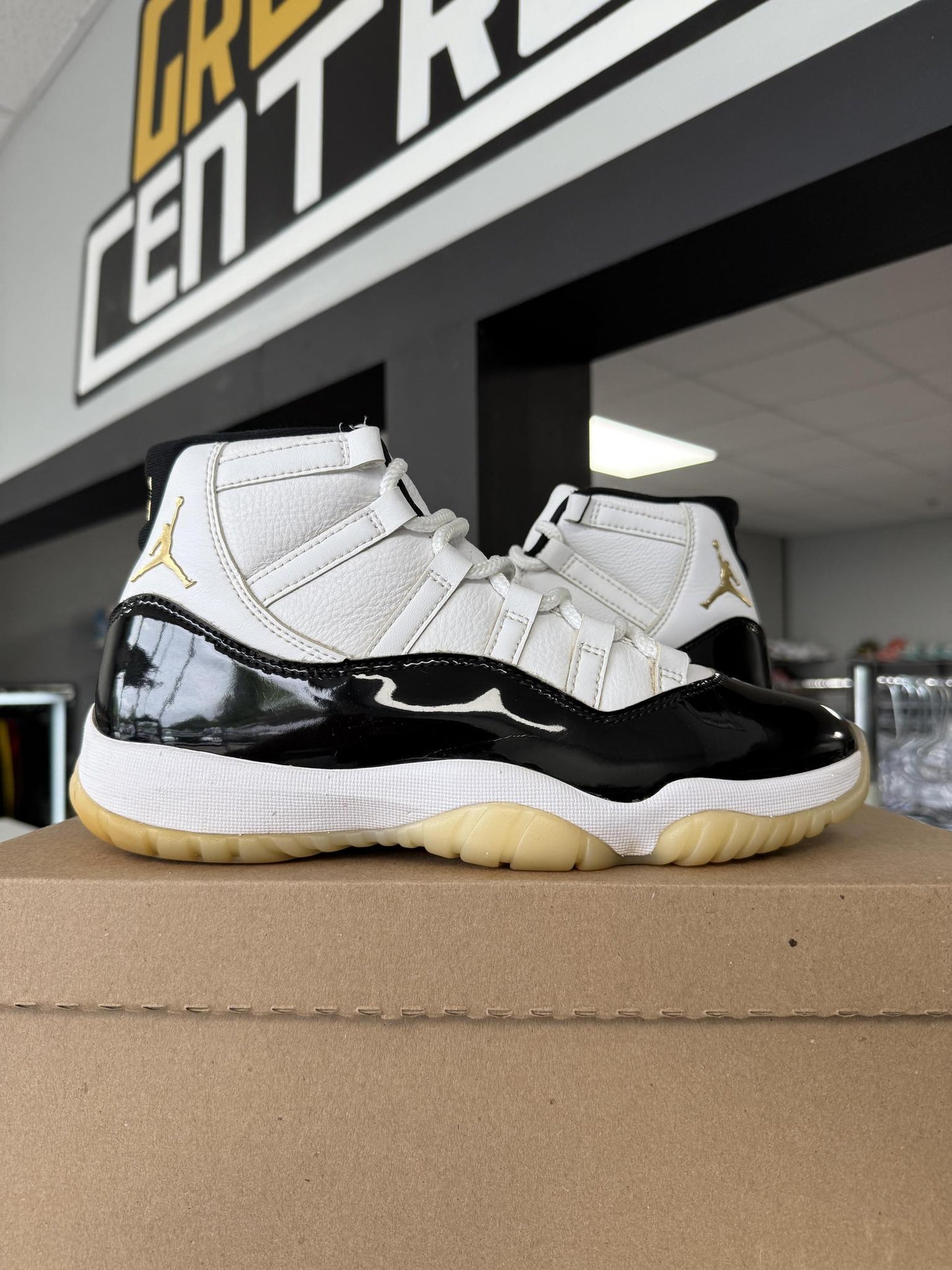 Jordan 11 "Gratitude" Used Size 8
