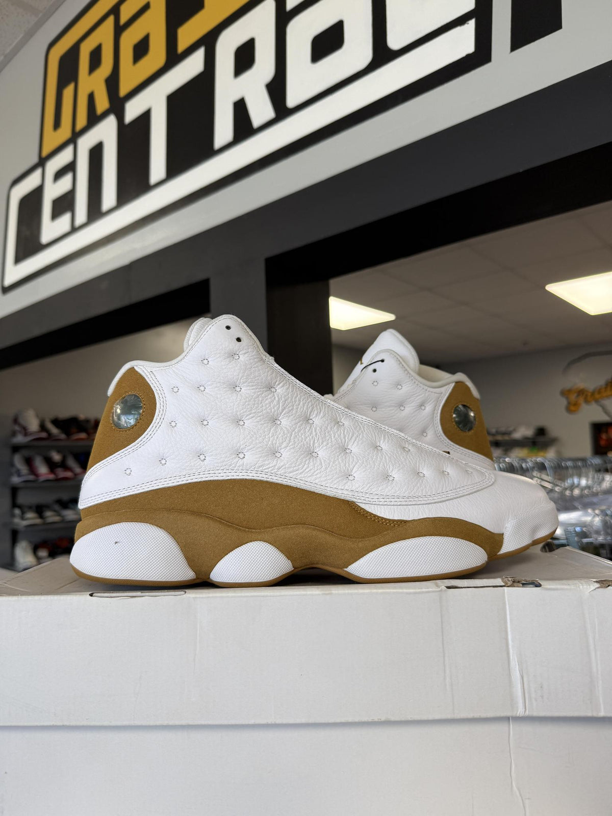 Jordan 13 "Wheat" Used Size 13