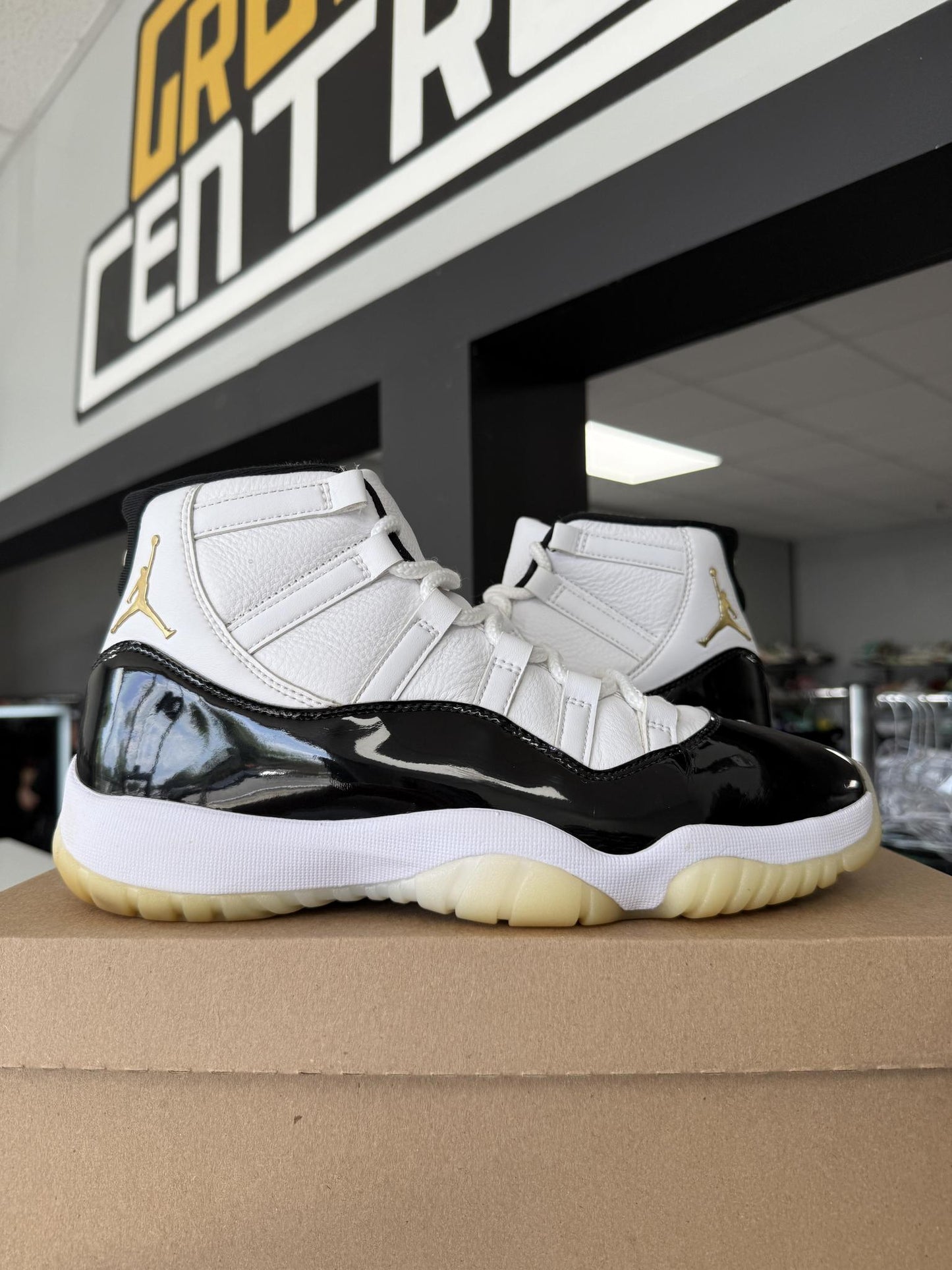 Jordan 11 "DMP Gratitude" Used Size 9