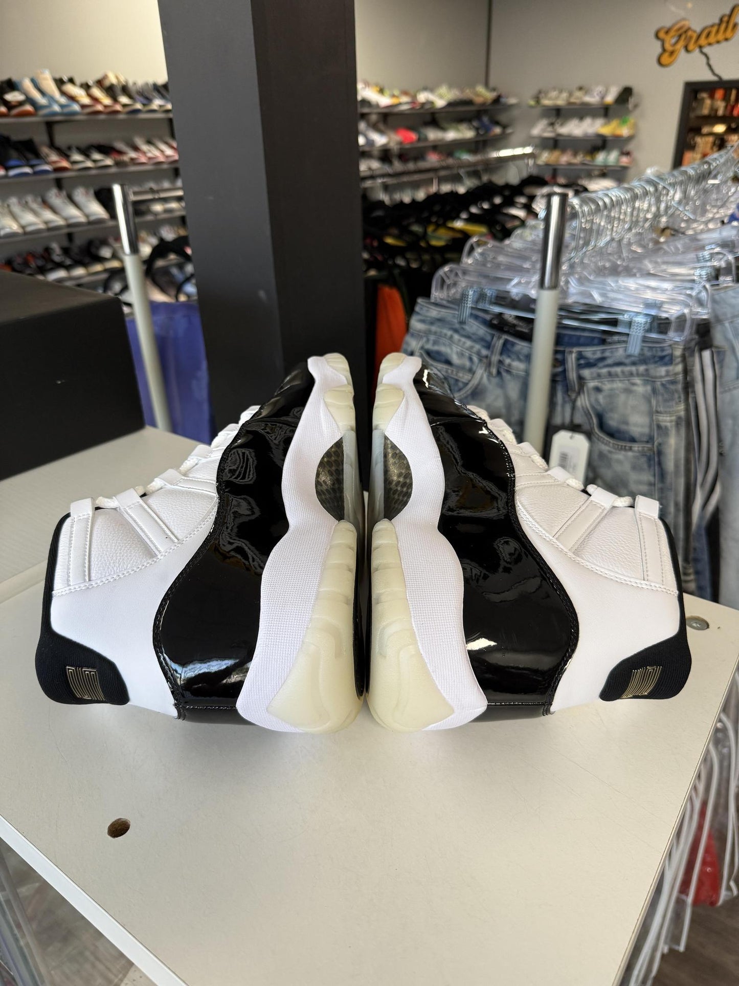 Jordan 11 "Gratitude" Used Size 13