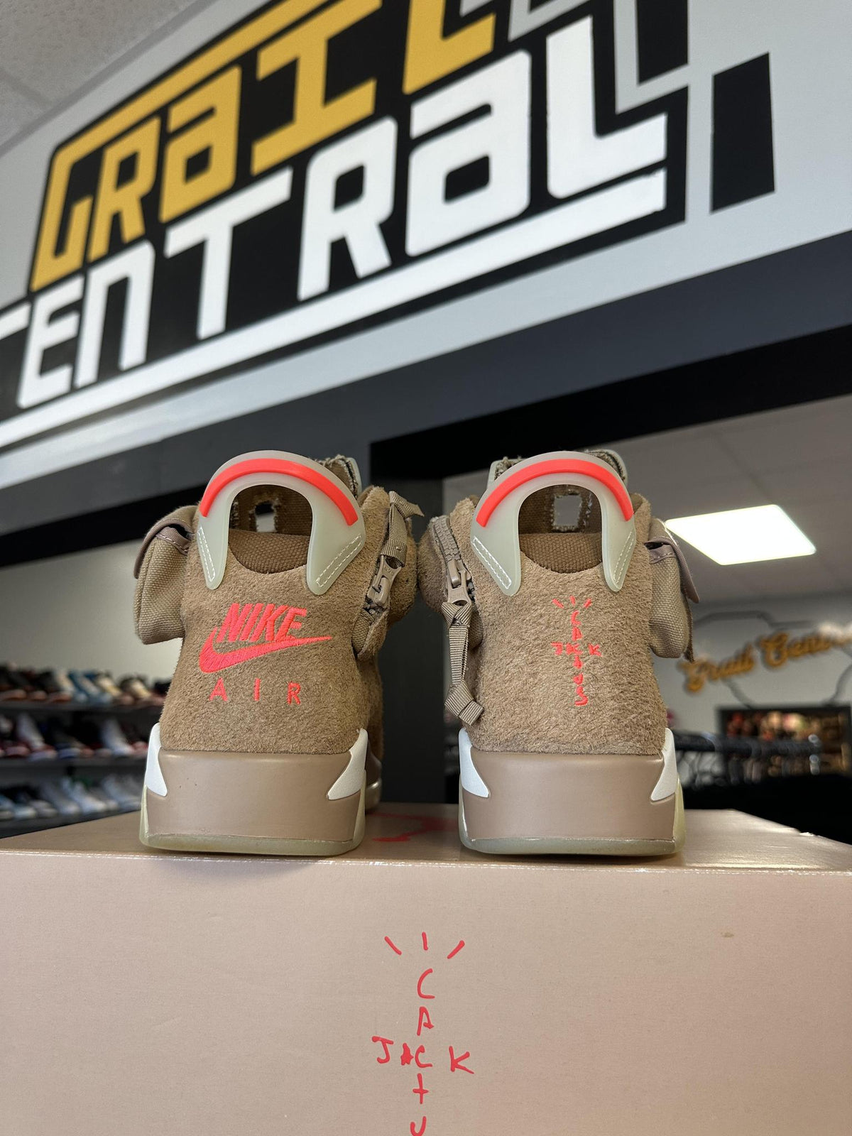 Jordan 6 x Travis Scott "British Khaki" Size 10 Used