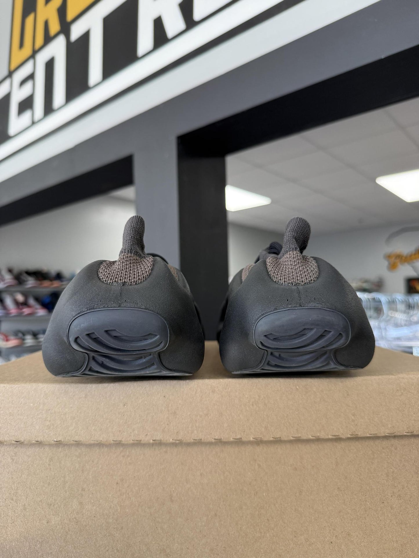 Yeezy 450 "Dark Slate" Used Size 11