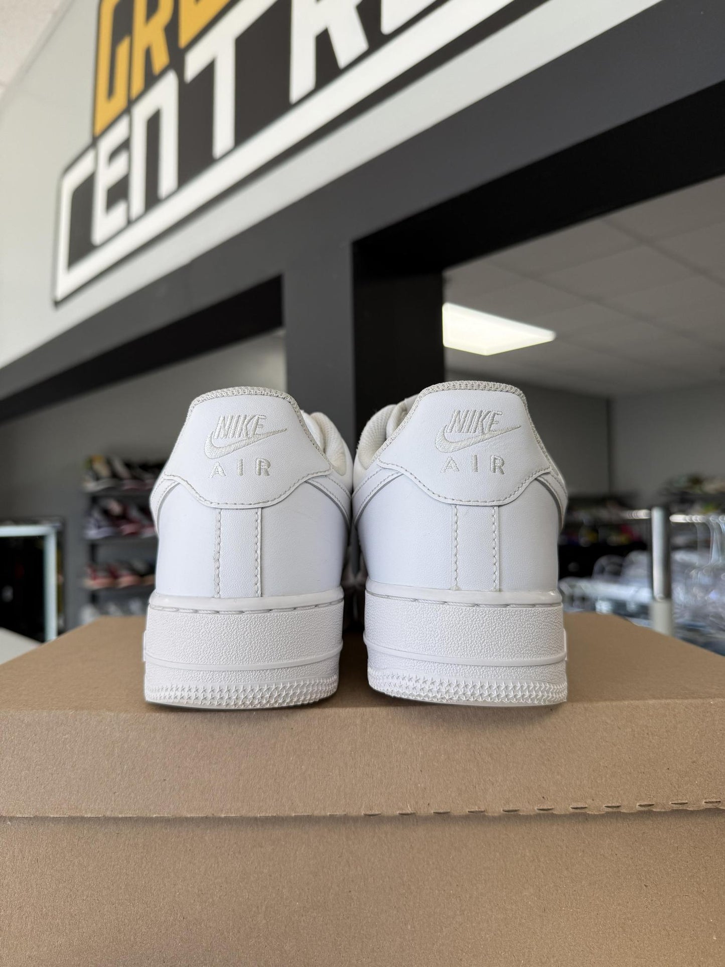 Nike Air Force One Low "White" Used Size 9.5