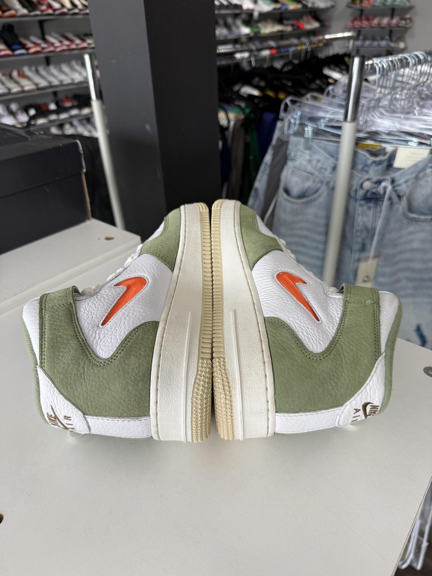 Air Force 1 Low "Jewel Green" Used Size 7.5