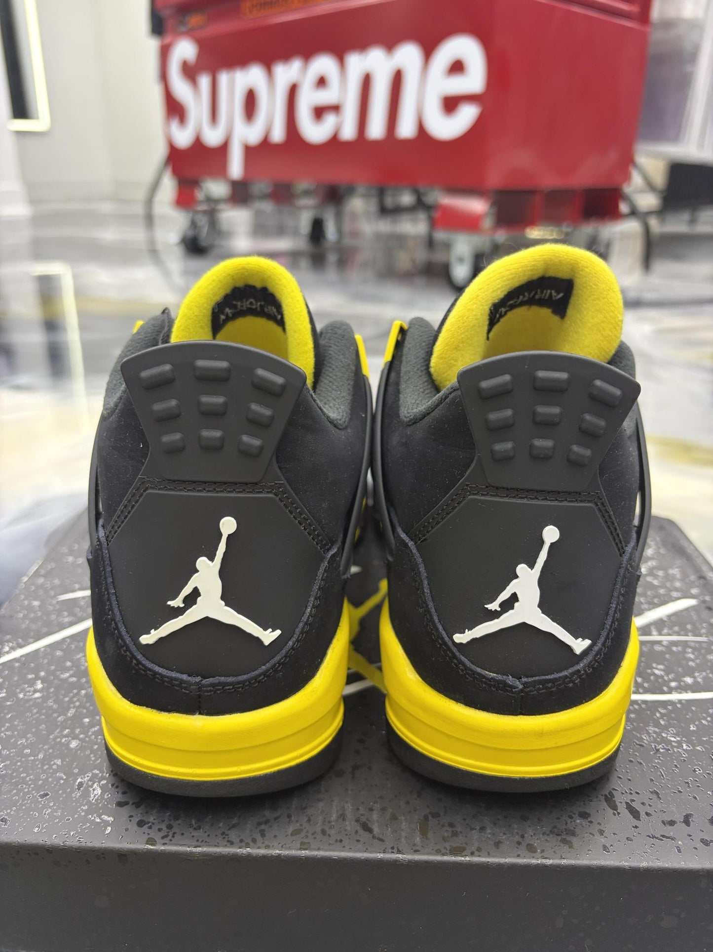 Jordan 4 "Thunder" Used Size 6.5Y/8W