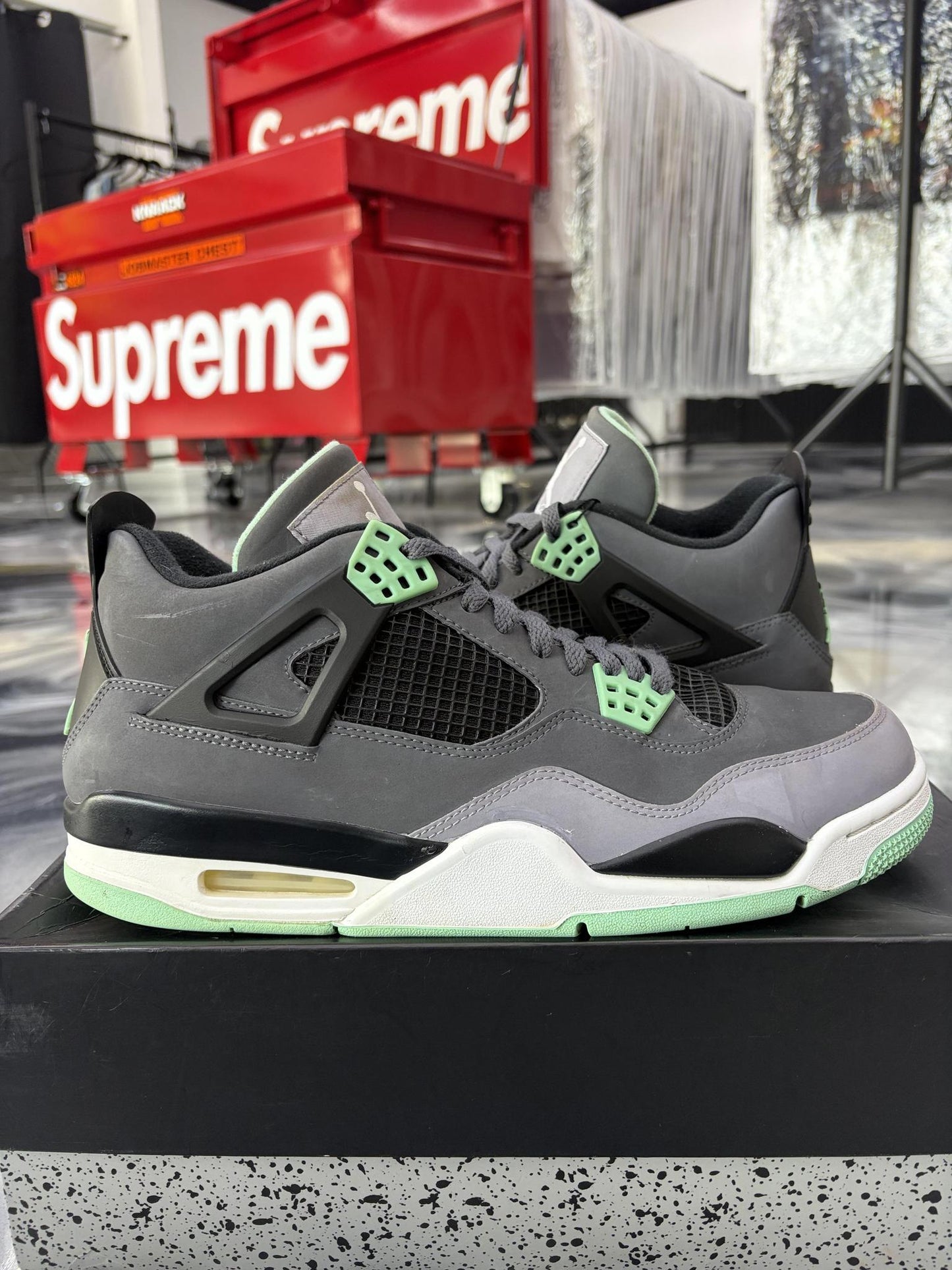 Jordan 4 "Green Glow" Used Size 11.5