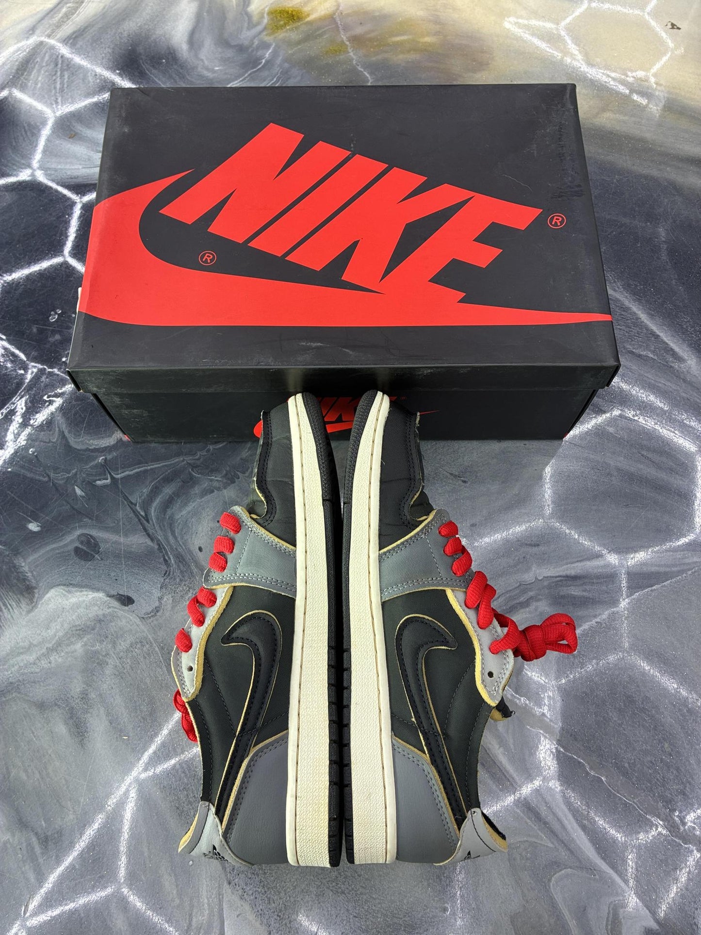 Jordan 1 Low "Black Smoke Grey" Used Size 9