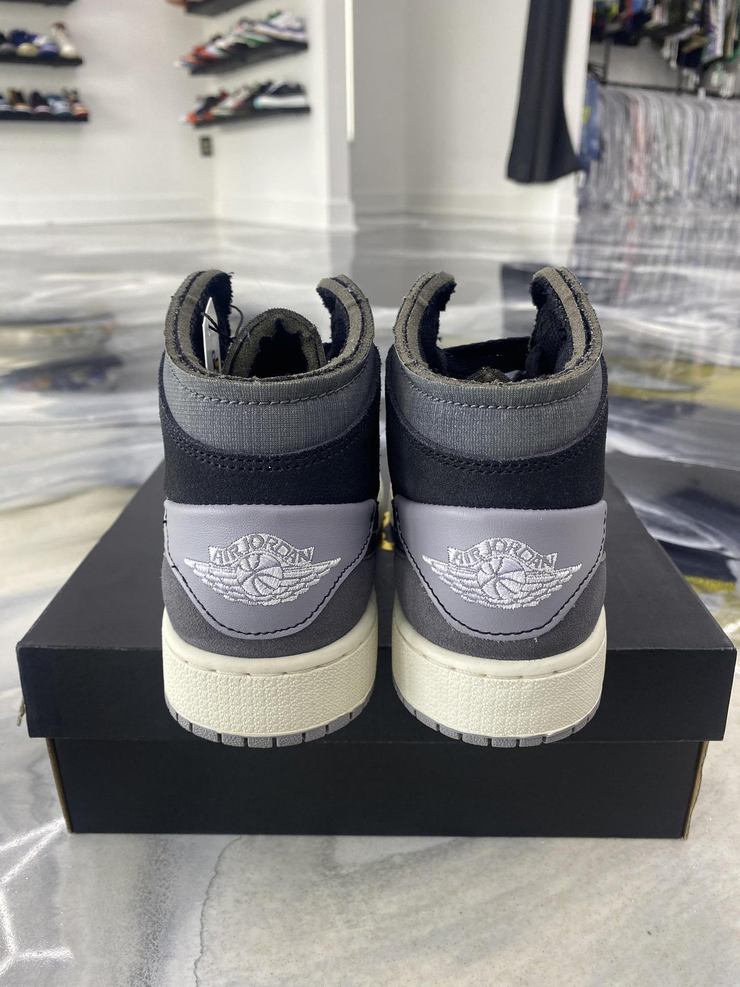 Jordan 1 Mid Craft "Inside Out Black" Used Size 5Y/6.5W