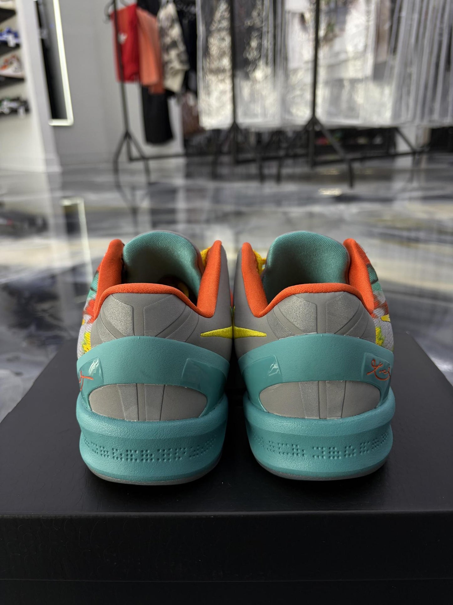 Nike Kobe 8 "Venice Beach" Used Size 6.5Y/8W