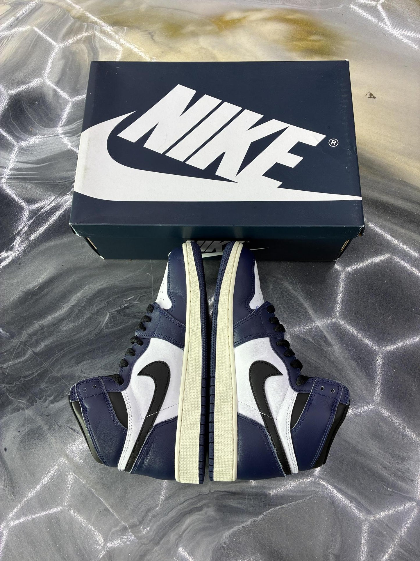 Jordan 1 Midnight Navy Used Size 6.5Y/8W