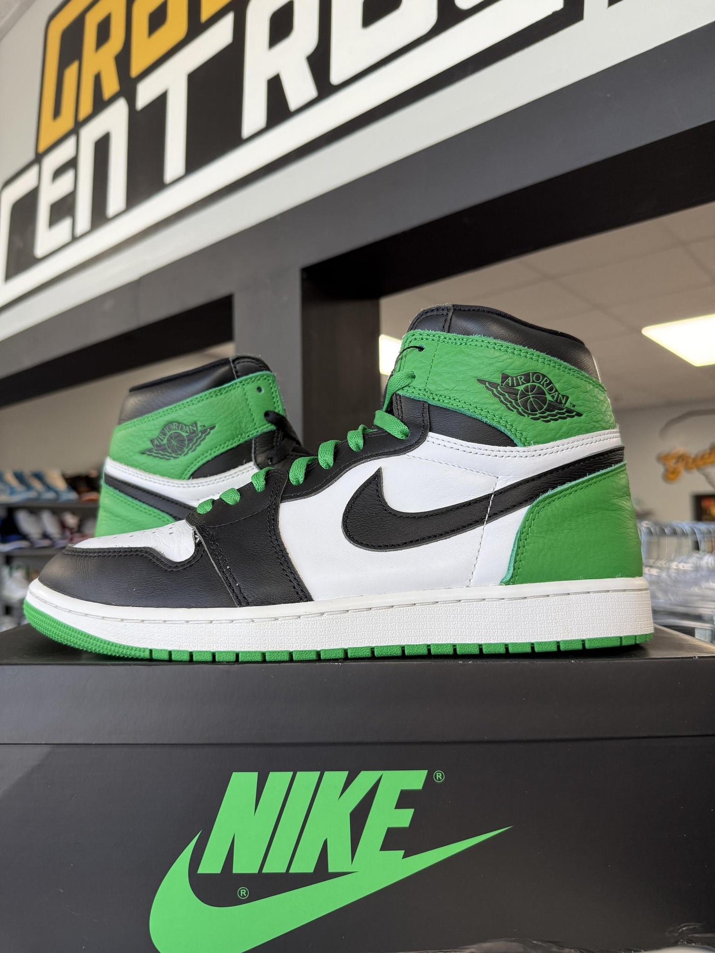 Jordan 1 "Lucky Green" Used Size 12