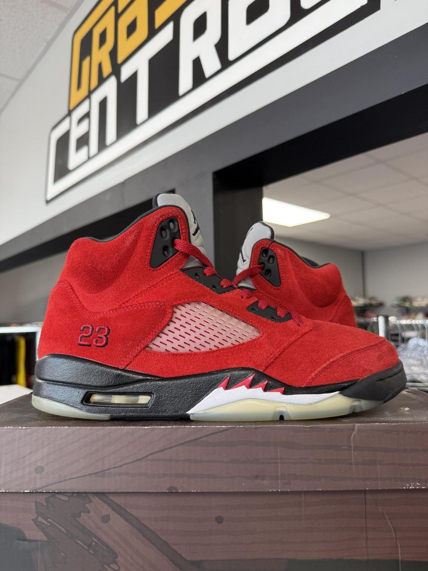 Jordan 5 "Raging Bull" Used Size 11