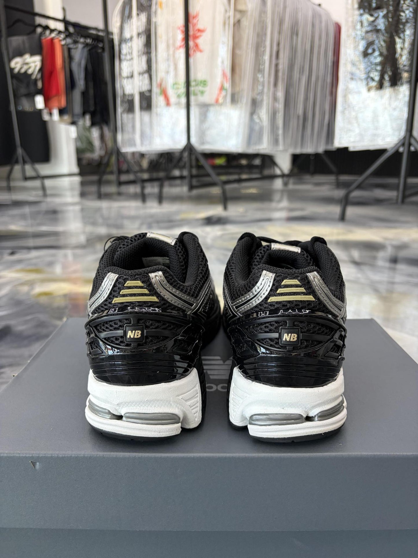 New Balance 1906 "Black Silver" Used Size 9