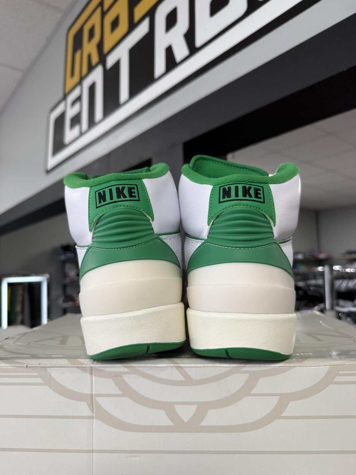 Jordan 2 "Lucky Green" Used Size 13