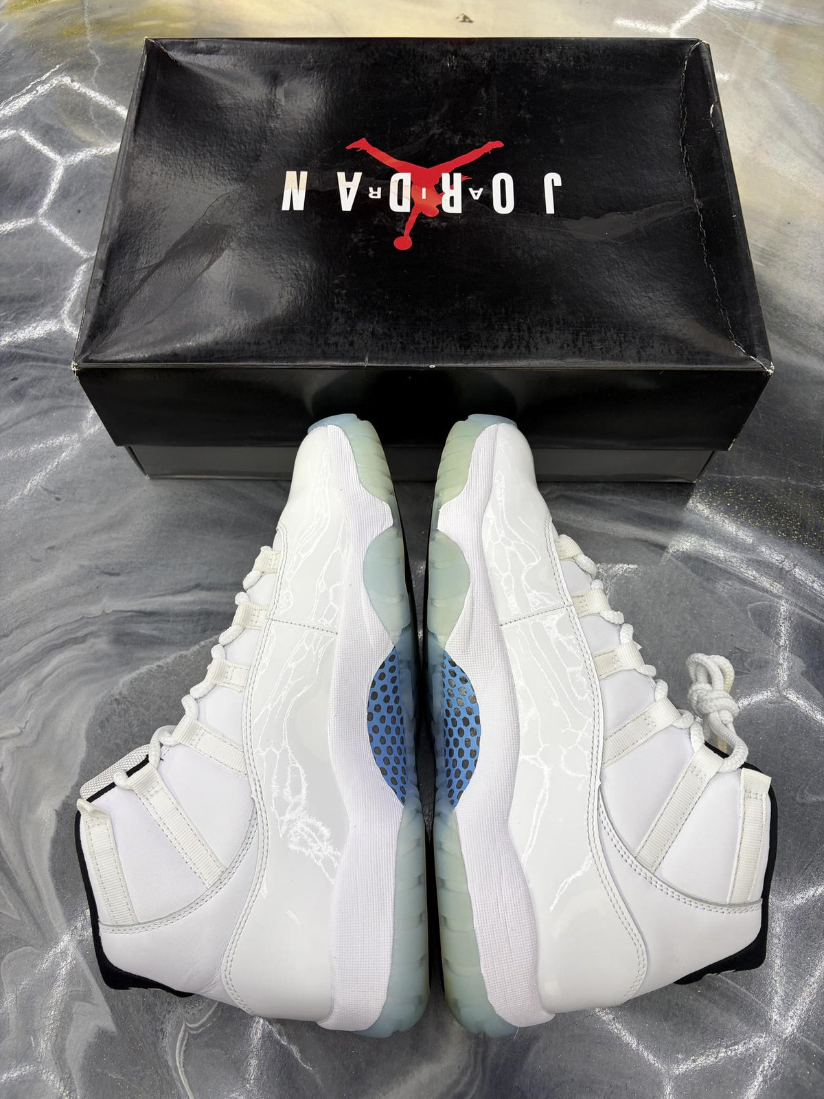 Jordan 11 "Legend Blue" Used Size 10