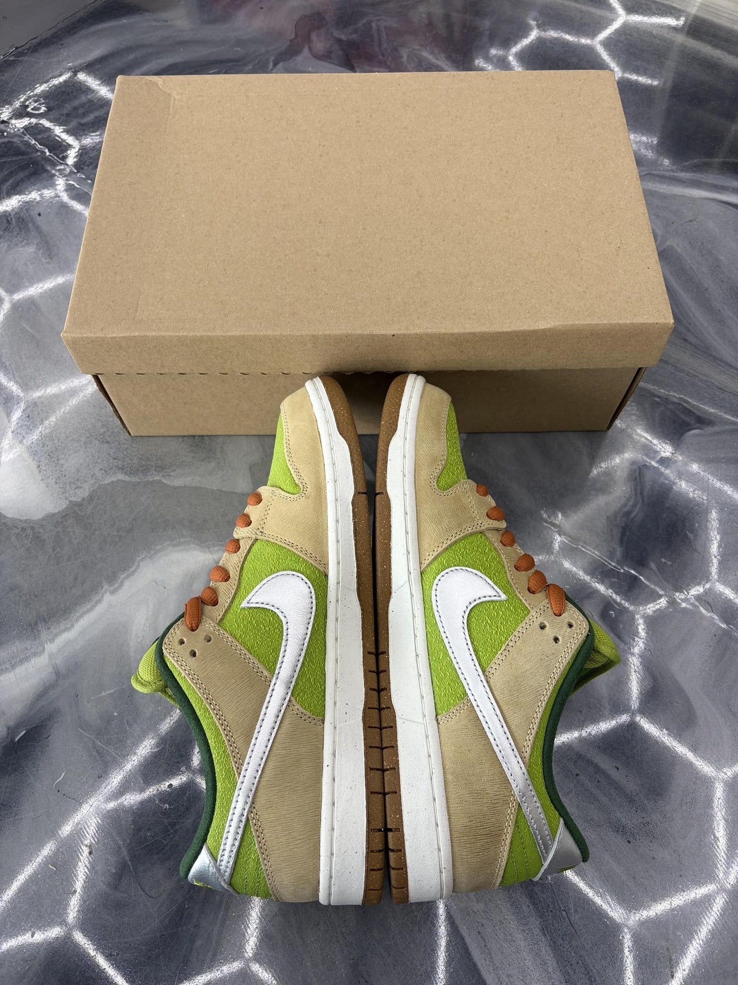 Nike SB Dunk Low "Escargot" Used Size 9.5