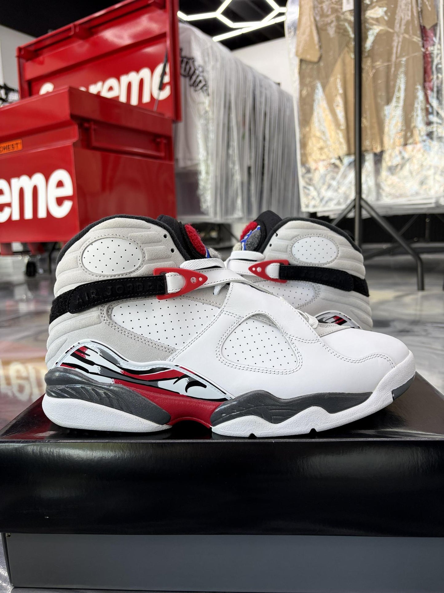 Jordan 8 "Bugs Bunny" Used