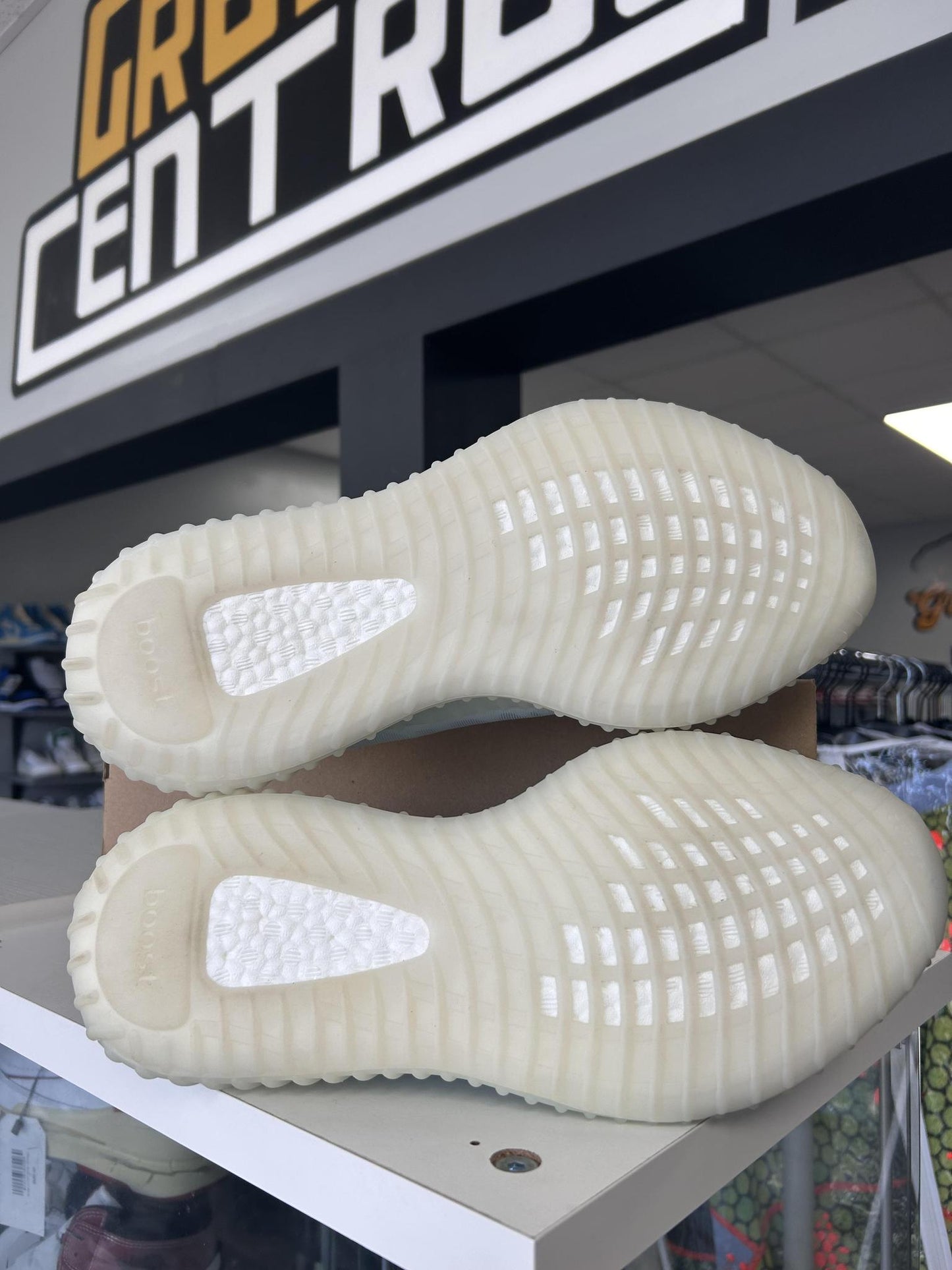 Yeezy 350 V2 "Mono Ice" Used Size 10.5