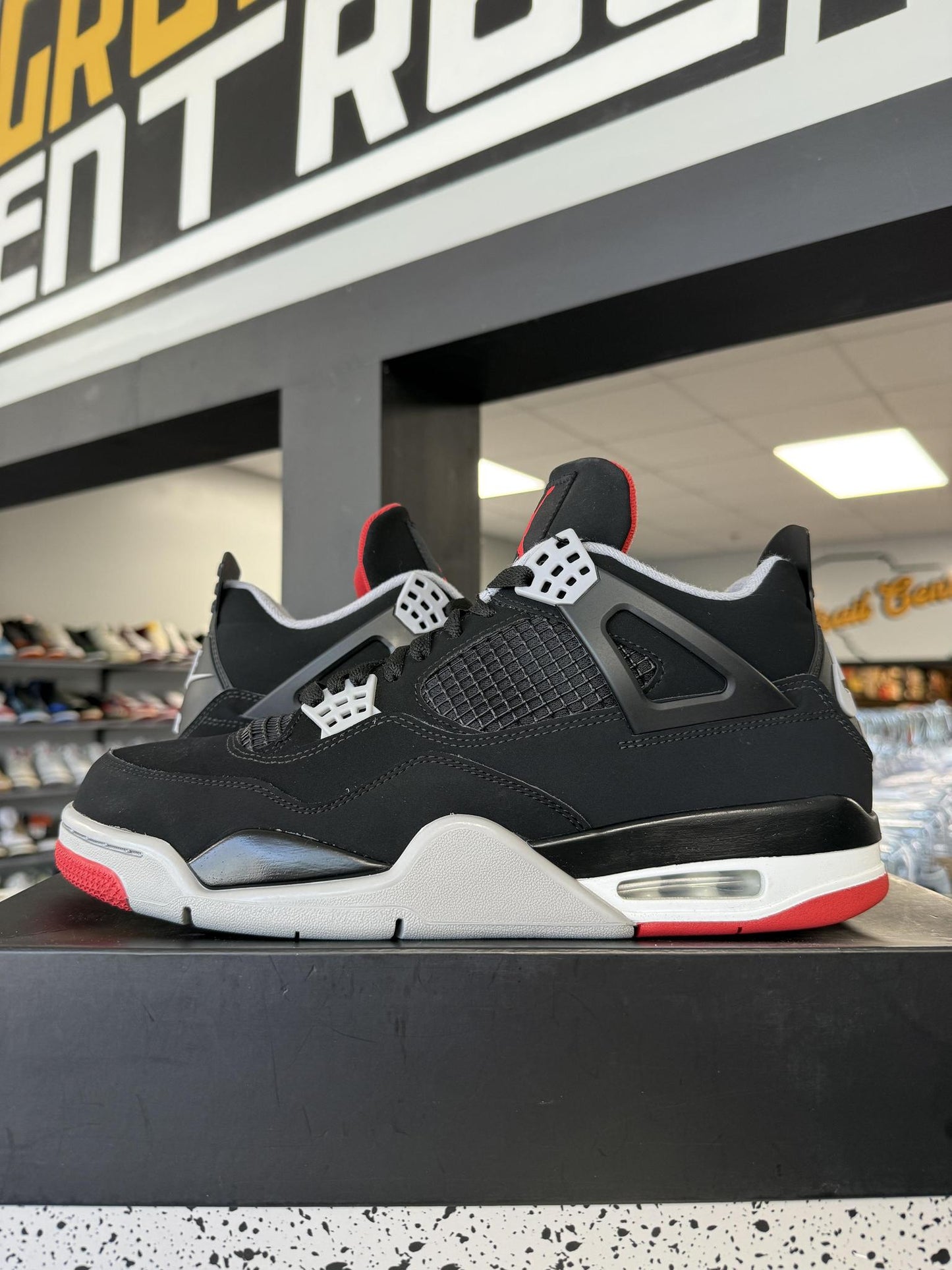 Jordan 4 "Bred 2019" Used Size 11