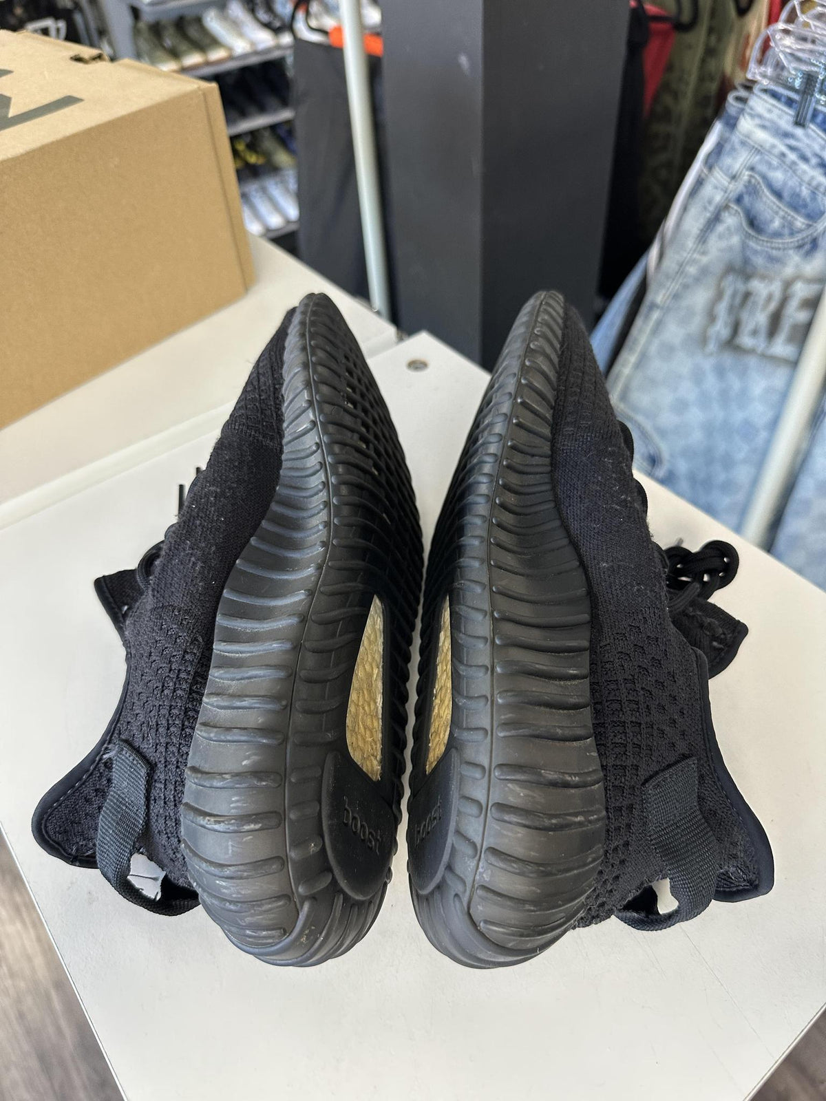 Adidas Yeezy Boost 350 V2 Onyx Used