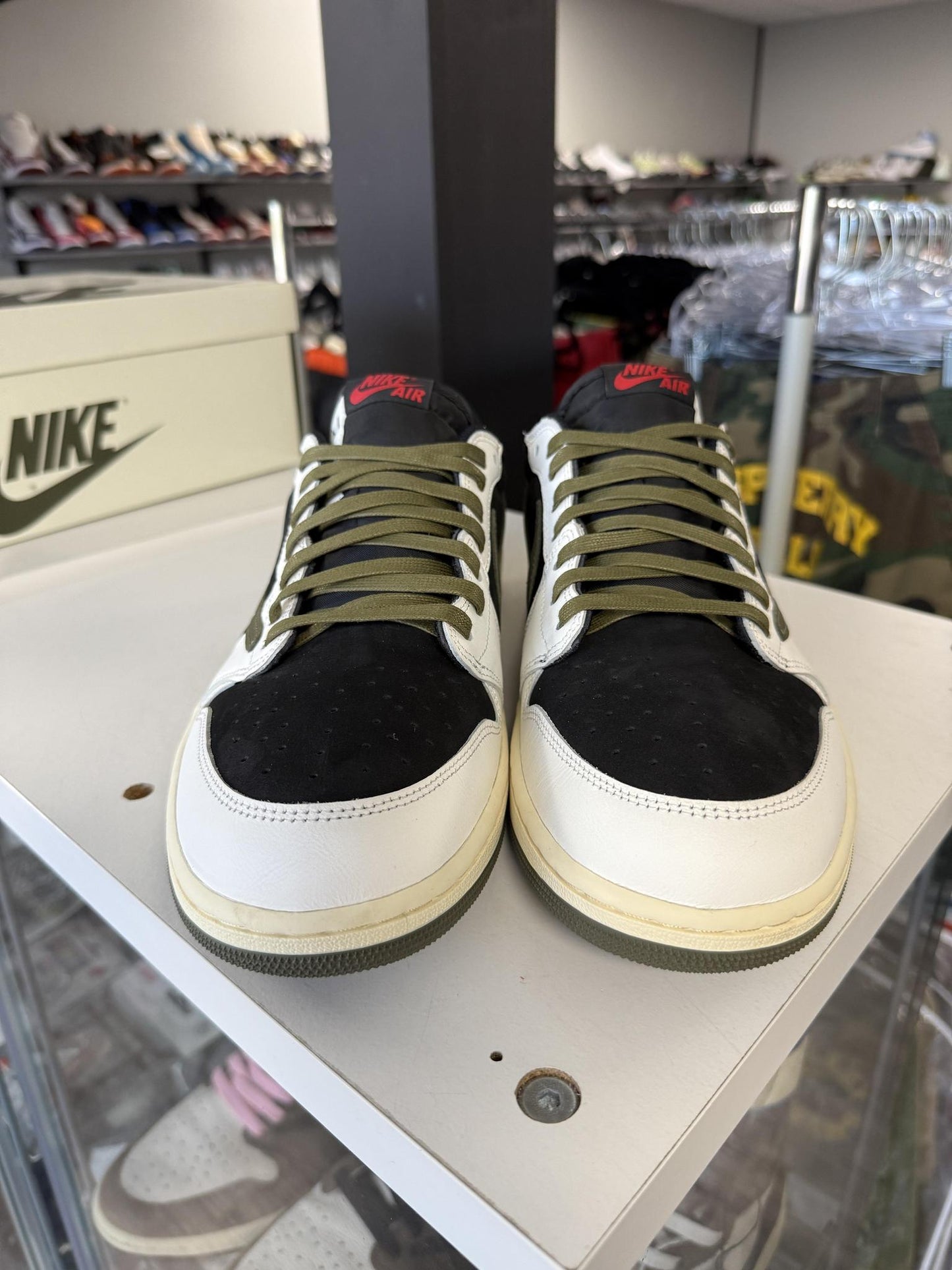 Jordan 1 Low Travis Scott "Olive" Used Size 12.5