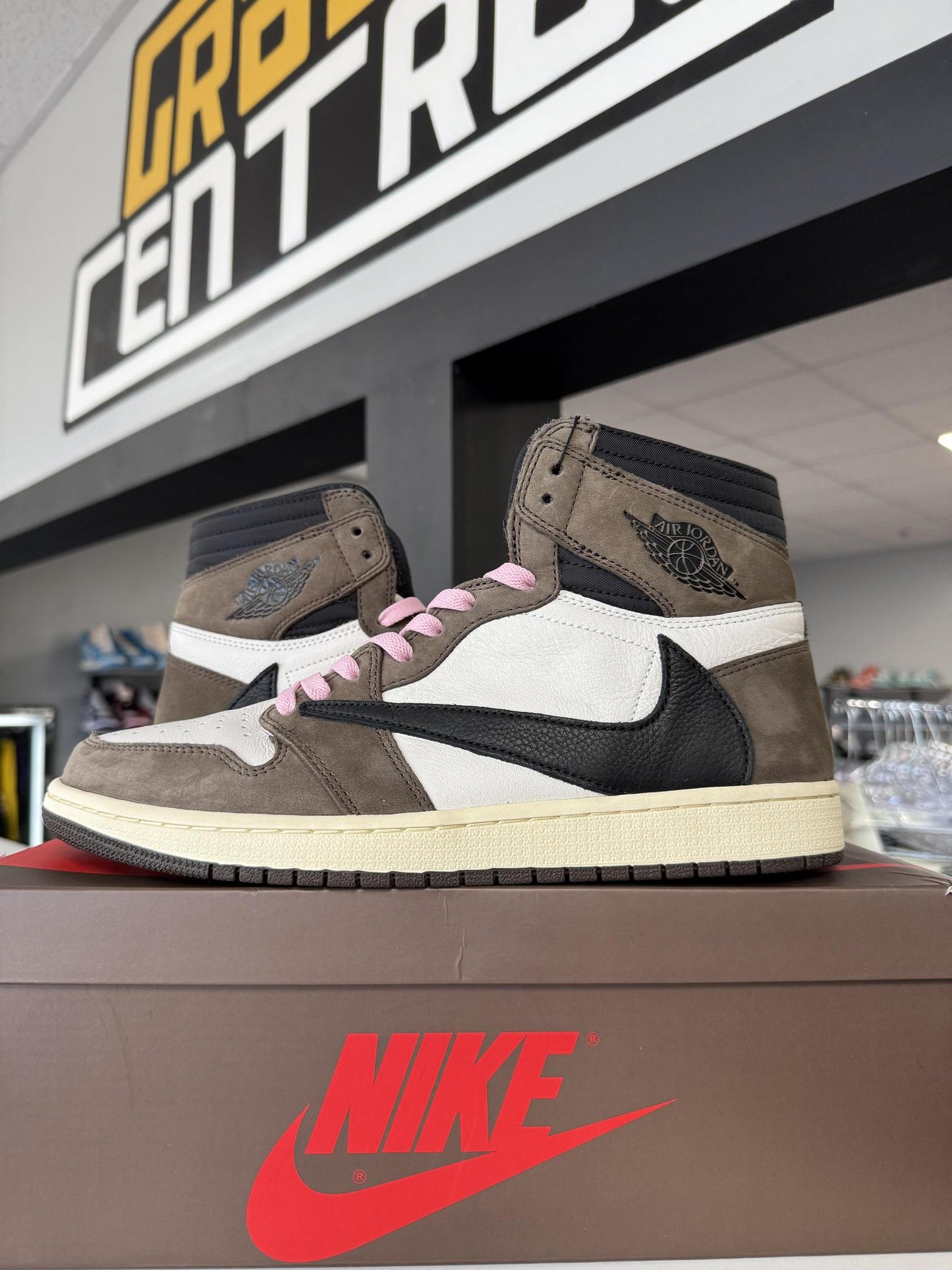 Jordan 1 x Travis Scott "Mocha" Used Size 11
