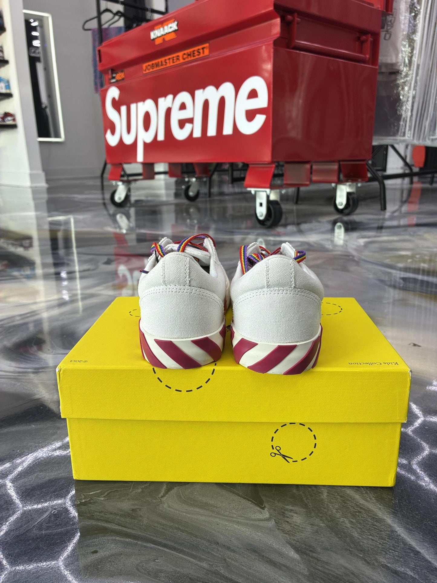 Off-White Vulc Low Used Size 3Y/4.5W