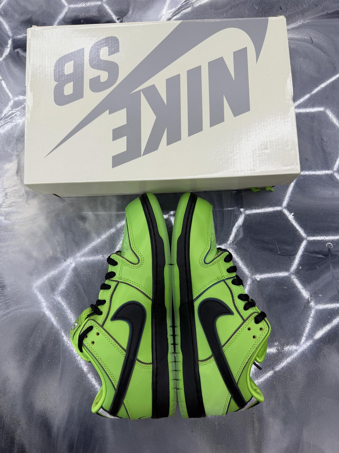 Nike SB Dunk Low "Buttercup" Used Size 9