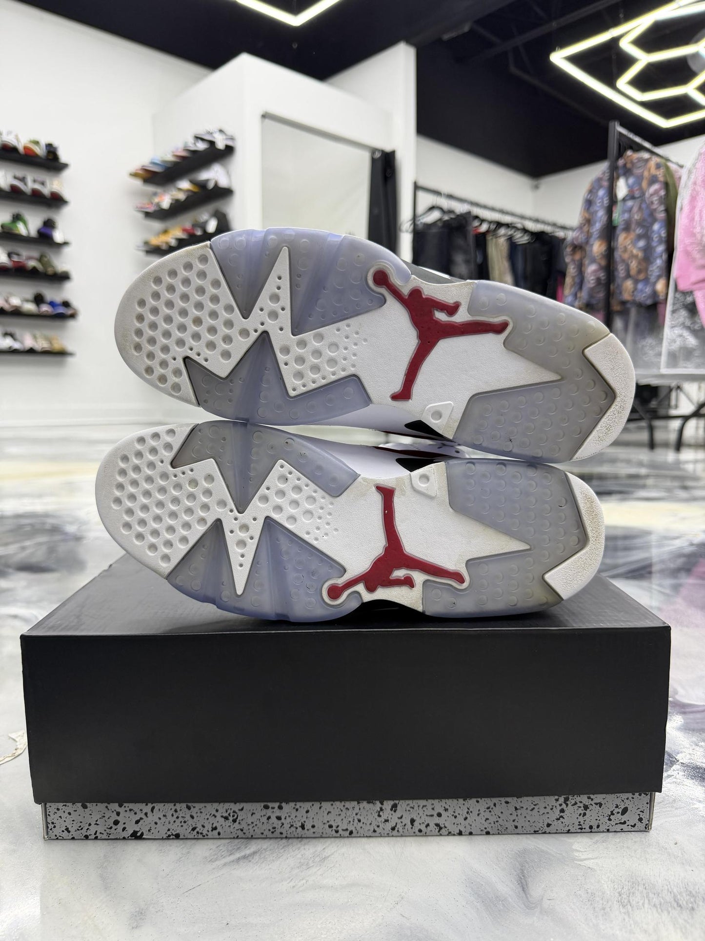 Jordan 6 Carmine Used Size 9.5