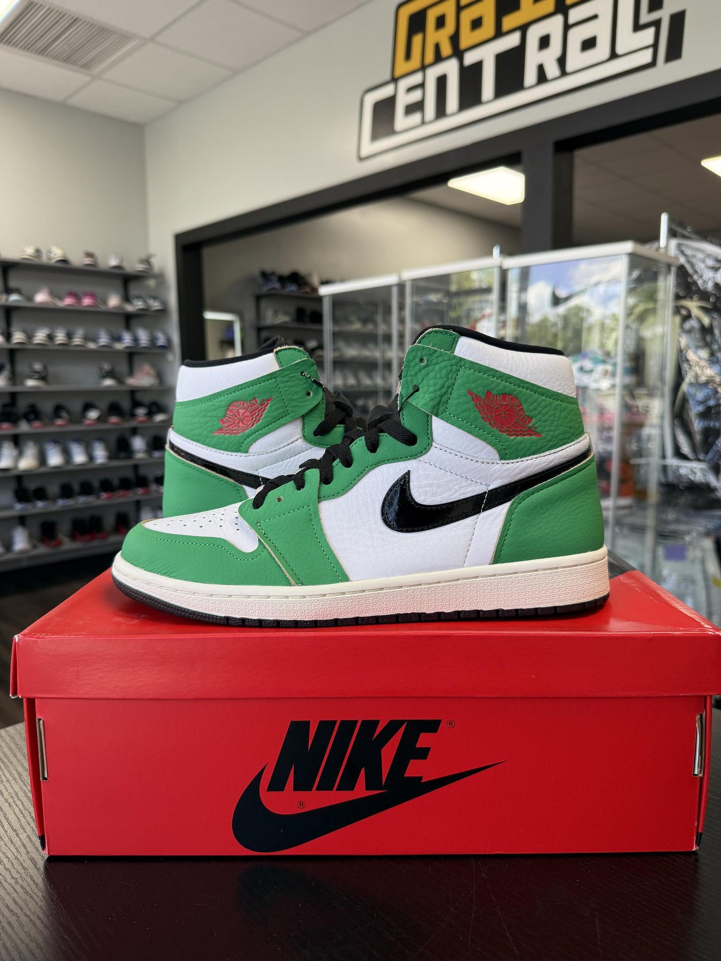 Jordan 1 "Lucky Green" Used