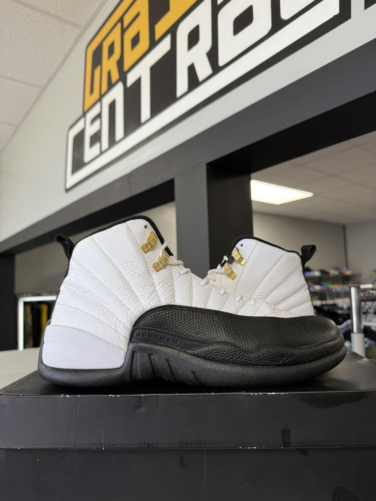 Jordan 12 "Taxi 2013" Used Size 9.5