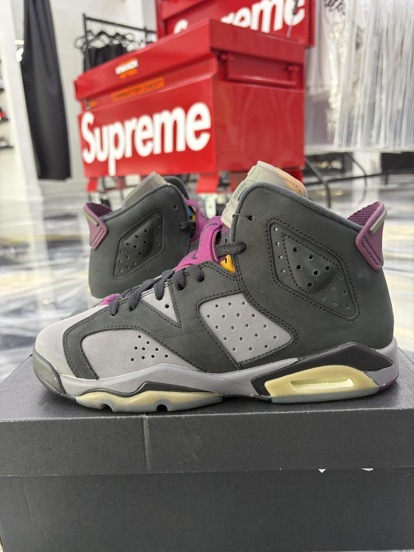 Jordan 6 "Bordeaux" Used Size 6.5Y/8W