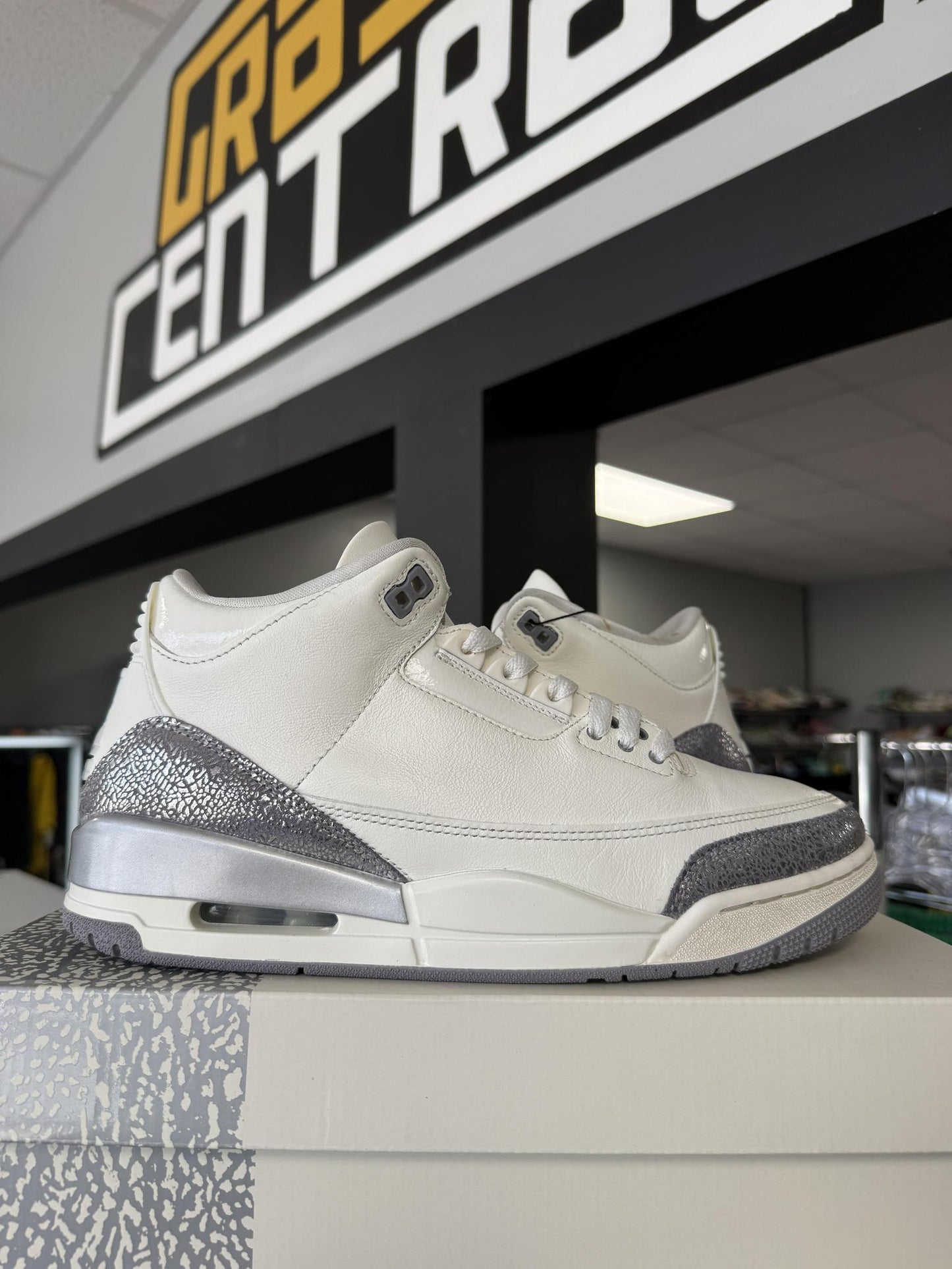 Jordan 3 "Sail Cement" Used Size 9.5