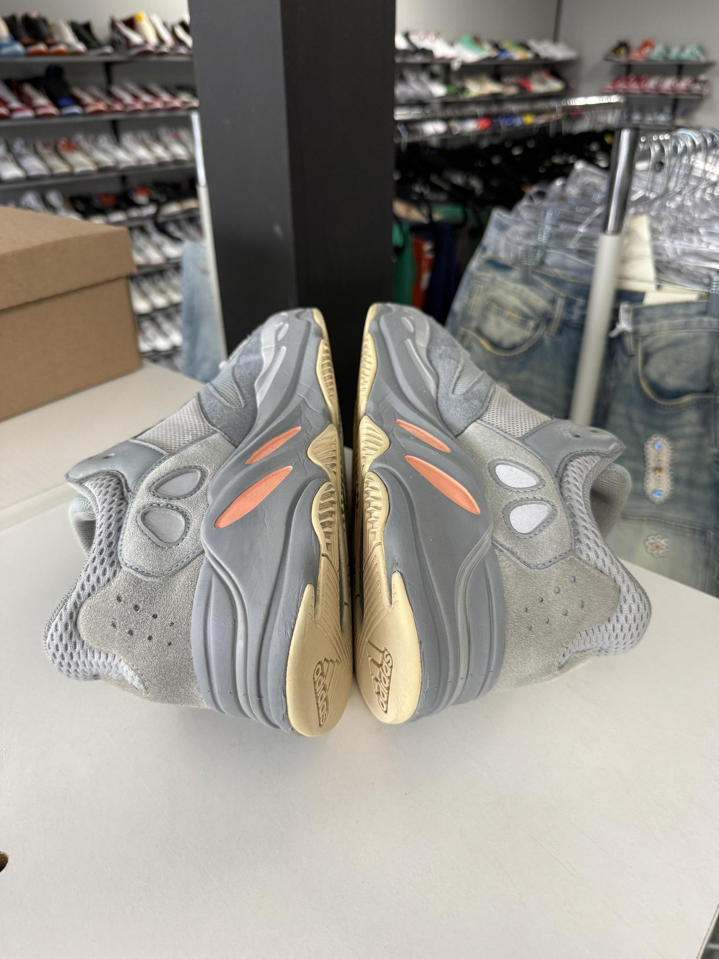 Yeezy 700 Boost "Inertia" Used Size 11.5