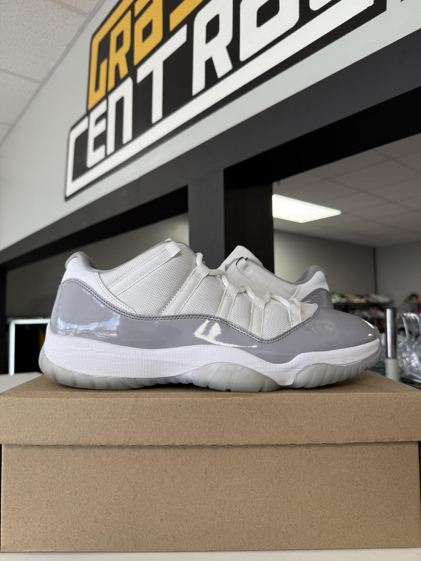 Jordan 11 Low "Cement Grey" Used Size 13