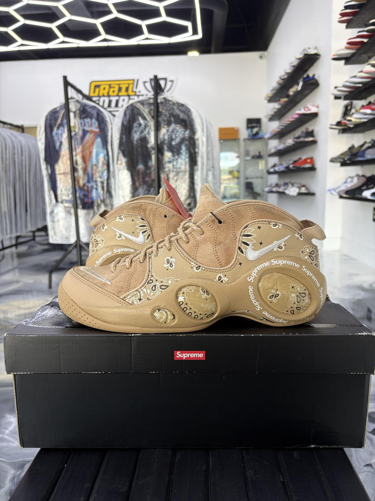 Nike Air Zoom Flight 95 Supreme Used Size 11