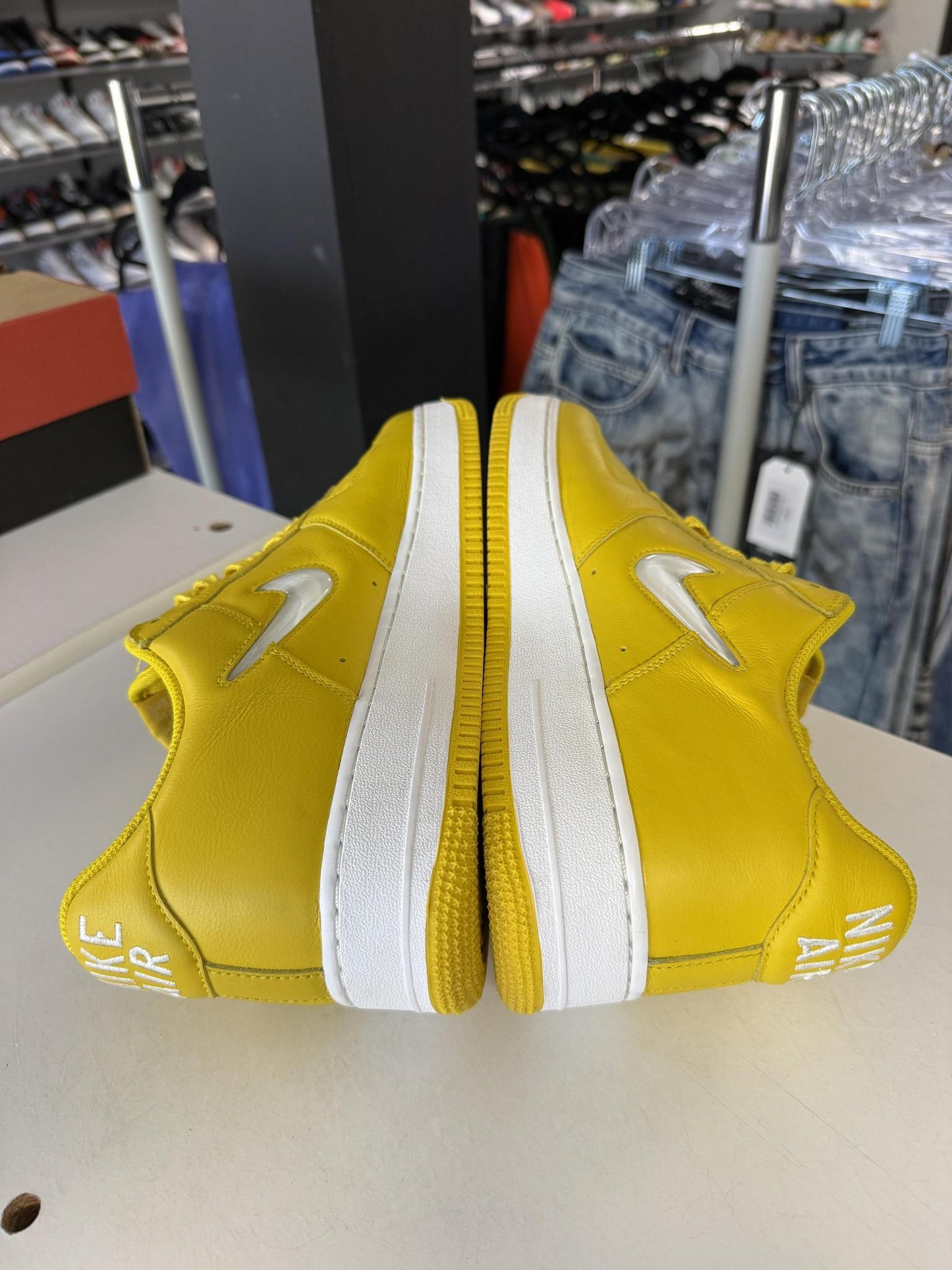 Nike AF1 Low "Jewel Yellow" Used Size 11.5