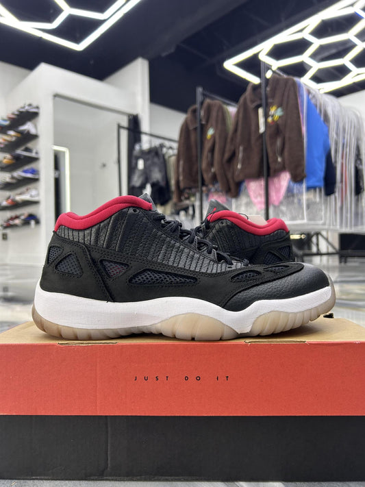 Jordan 11 Low IE "Bred" Used Size 9