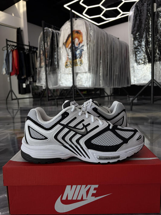 Nike Air Pegasus 2005 "White Black" Used Size 9.5