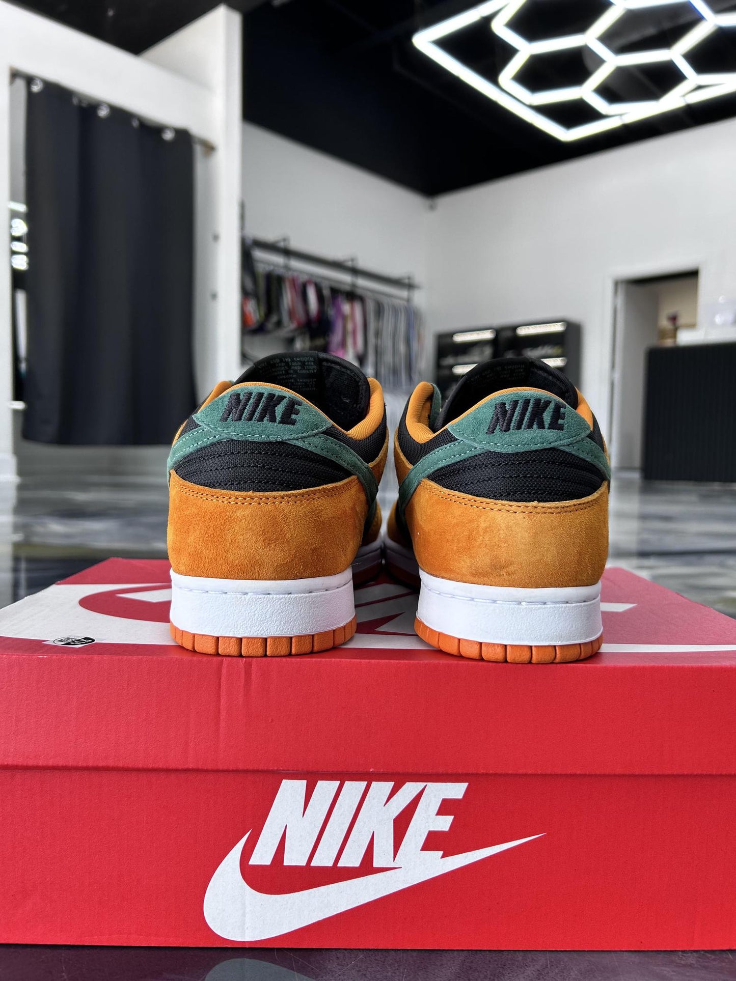 Nike Dunk Low "Ceramic" Used Size 11.5