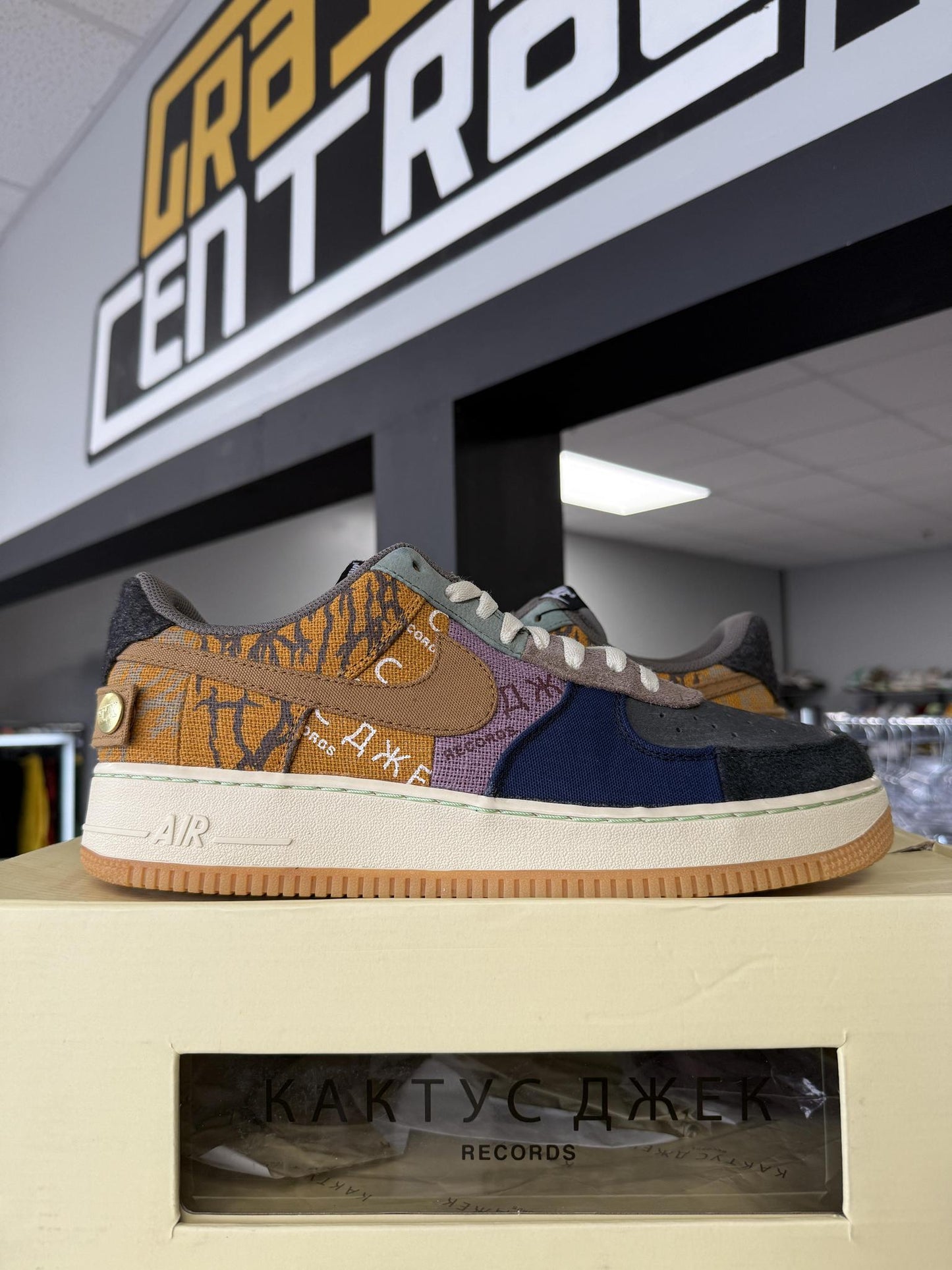 Air Force 1 Low x Travis Scott "Cactus Jack" Used Size 11.5
