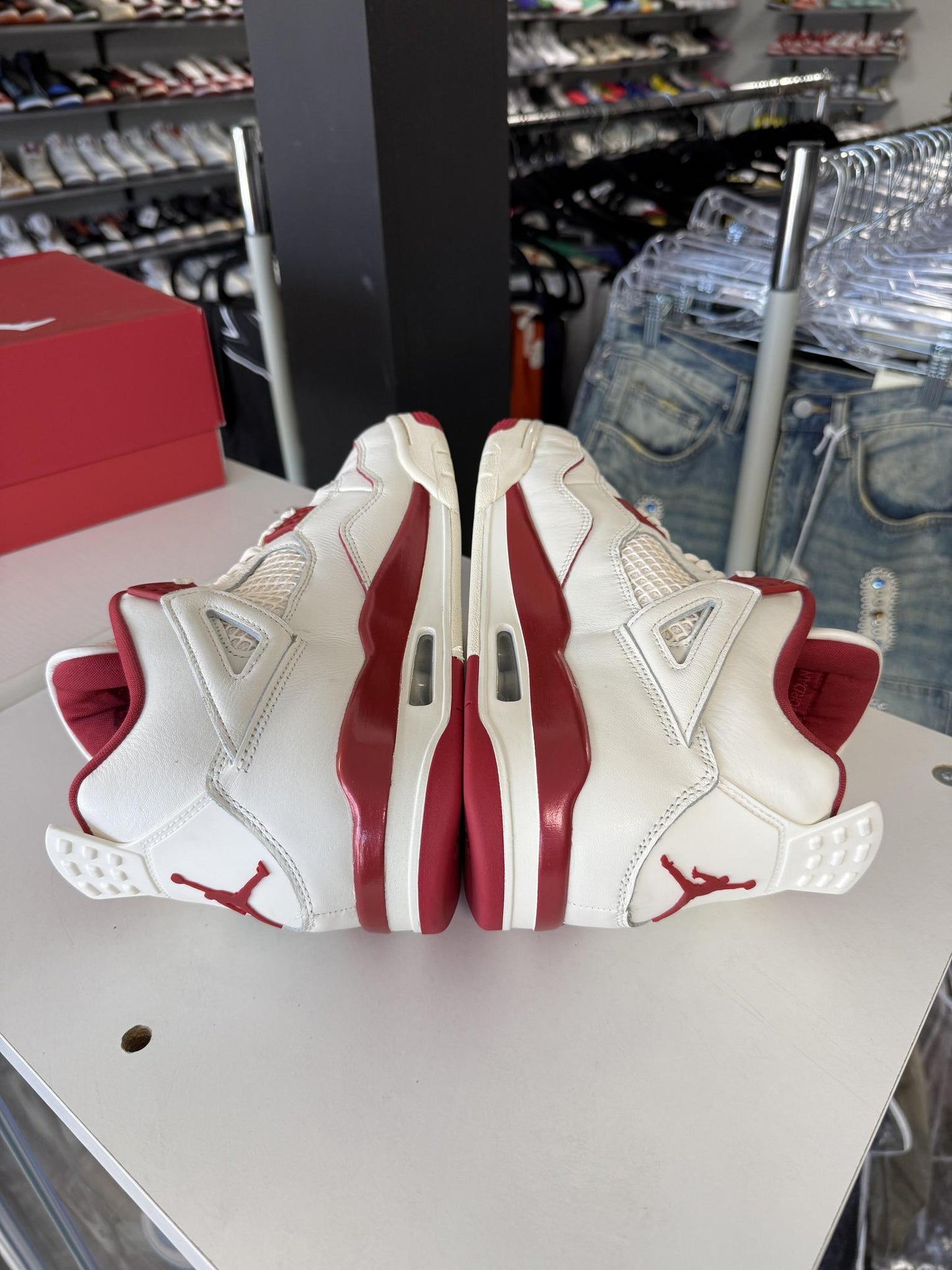 Jordan 4 "Valentine's Day" Used Size 10