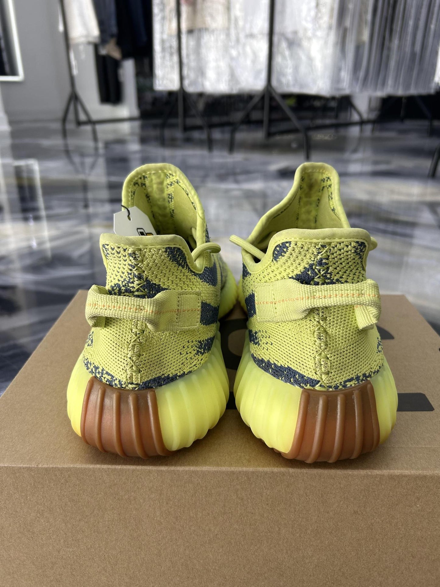 Yeezy 350 V2 "Frozen Yellow" Used Size 11
