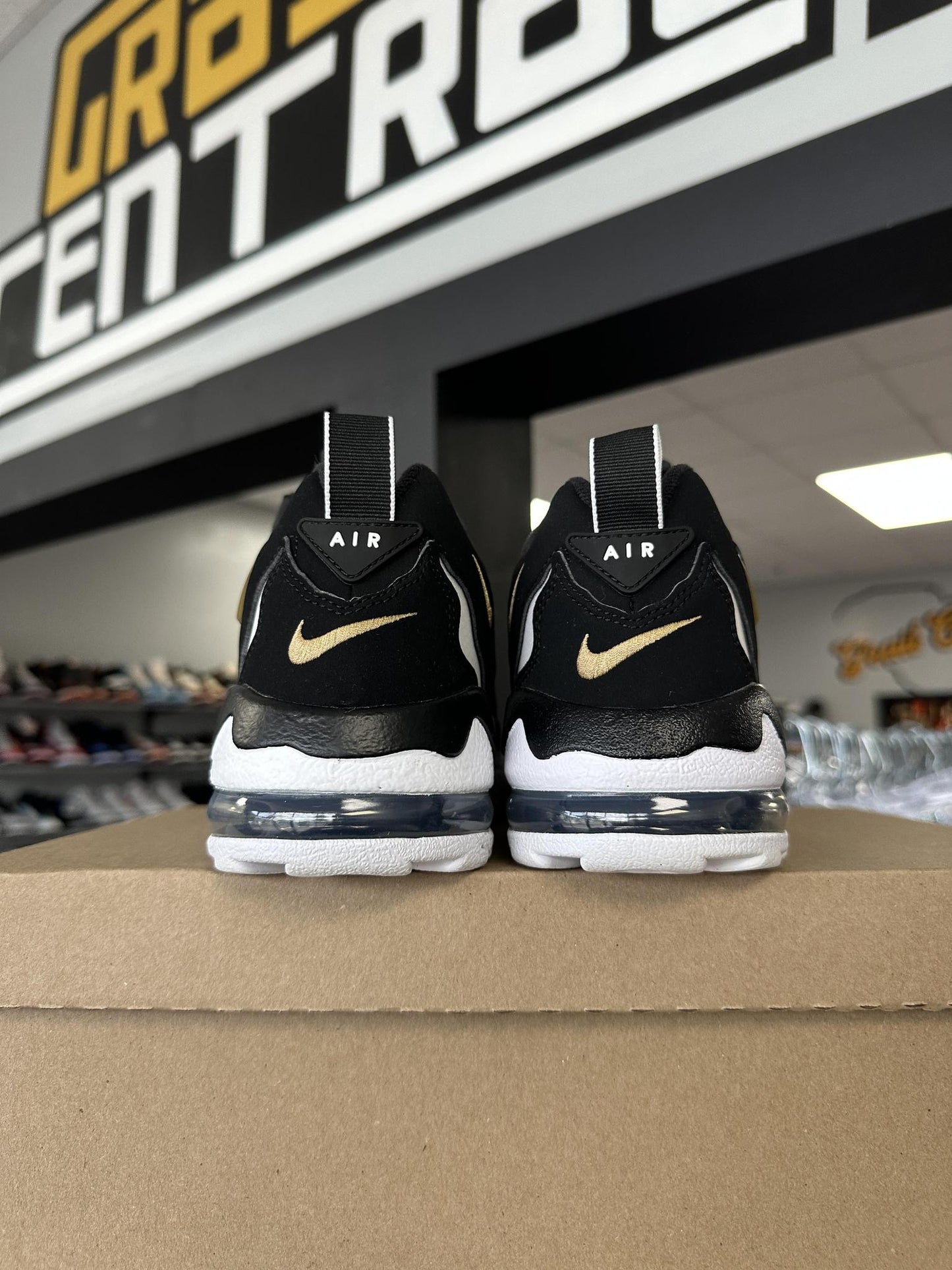 Nike DT Max Low "White Black"