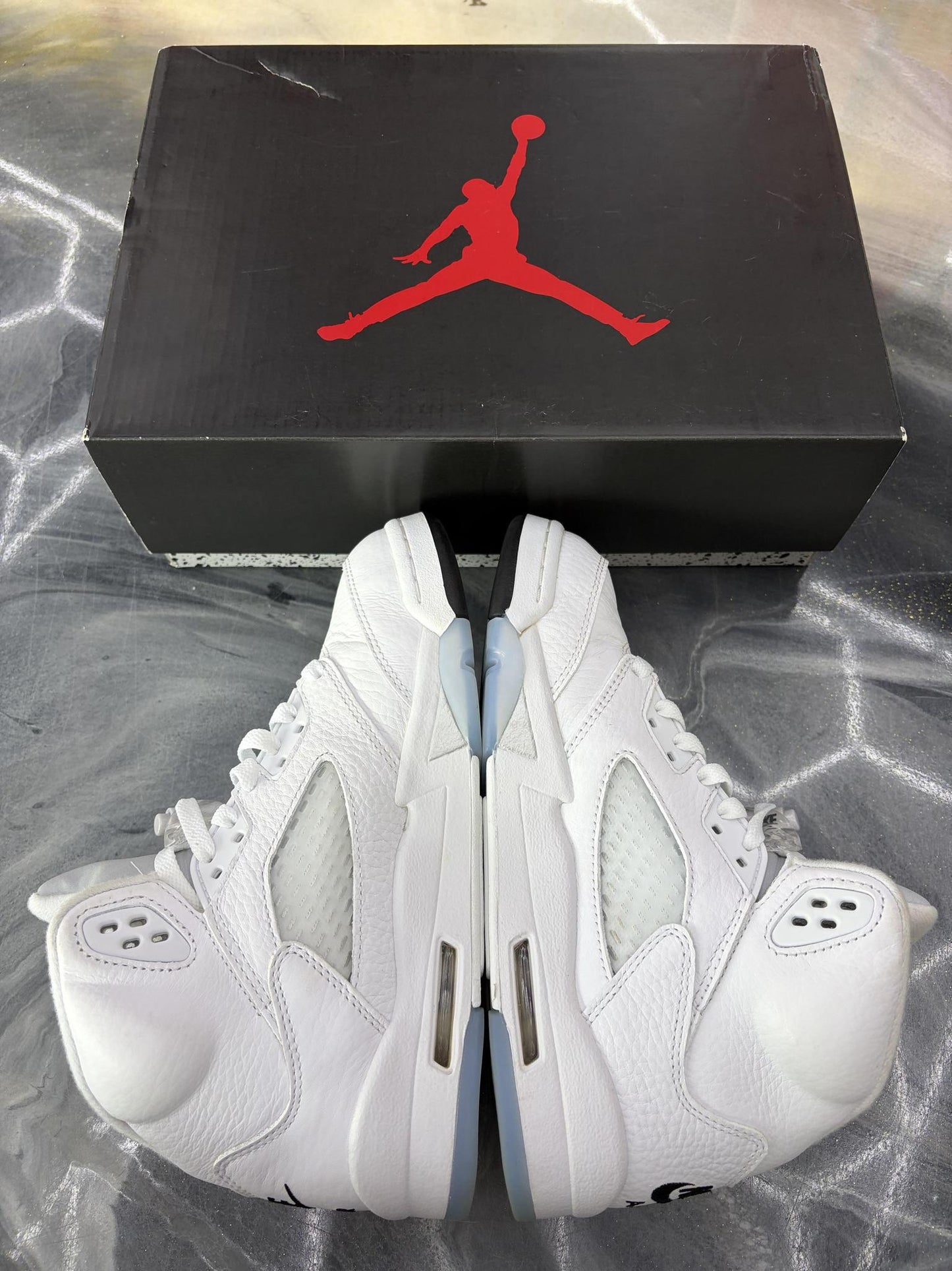 Jordan 5 "White Metallic" Used Size 5.5Y/7W